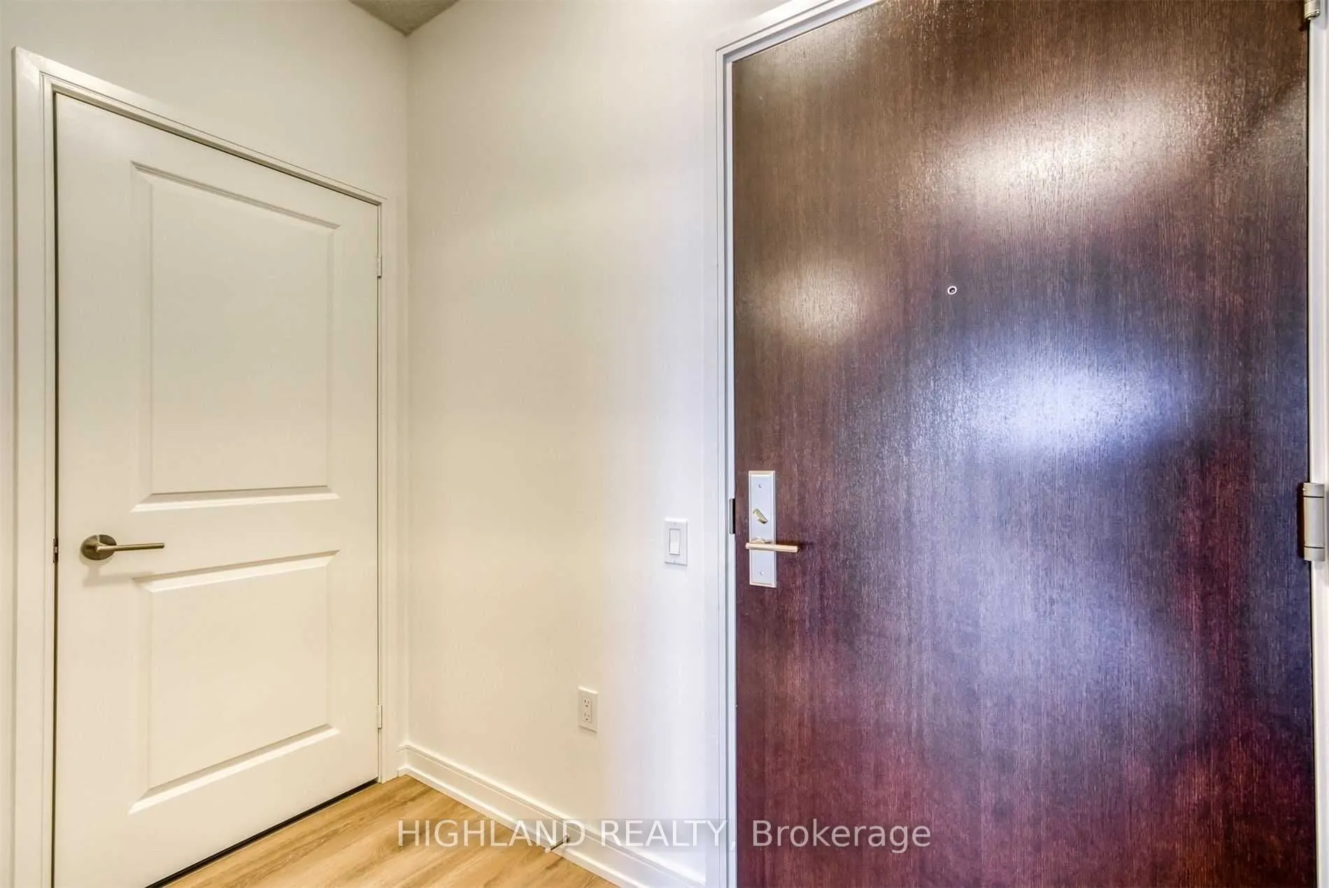 8 Nahani Way, #1120