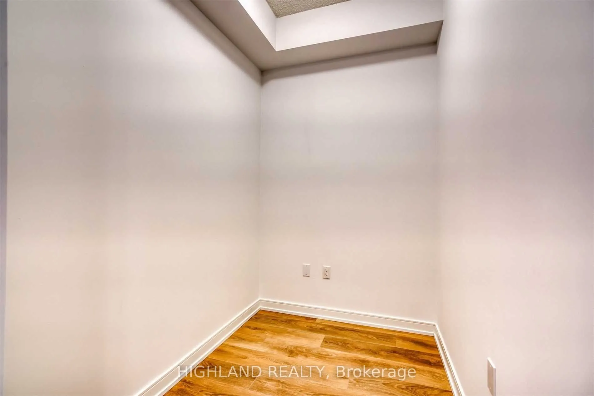 8 Nahani Way, #1120
