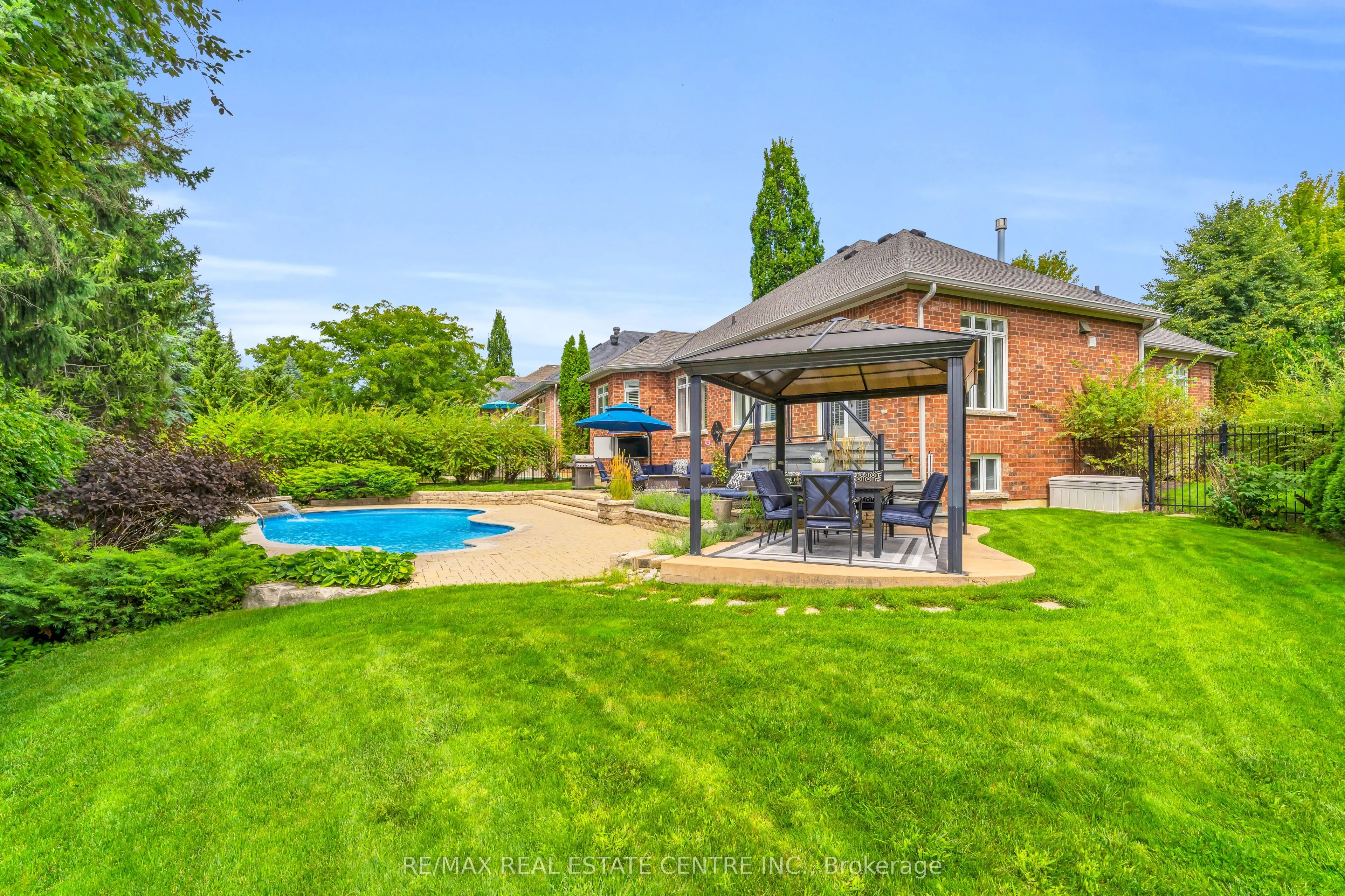 34 North Ridge Crescent