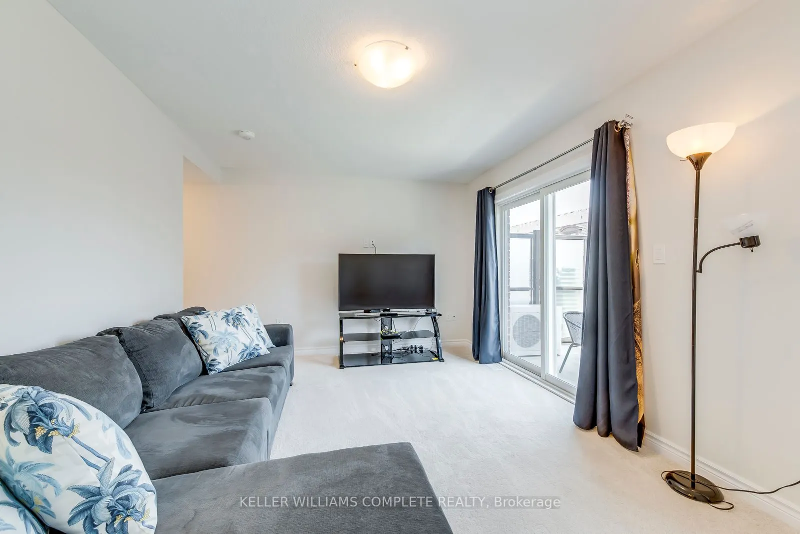 445 Ontario Street S, #76
