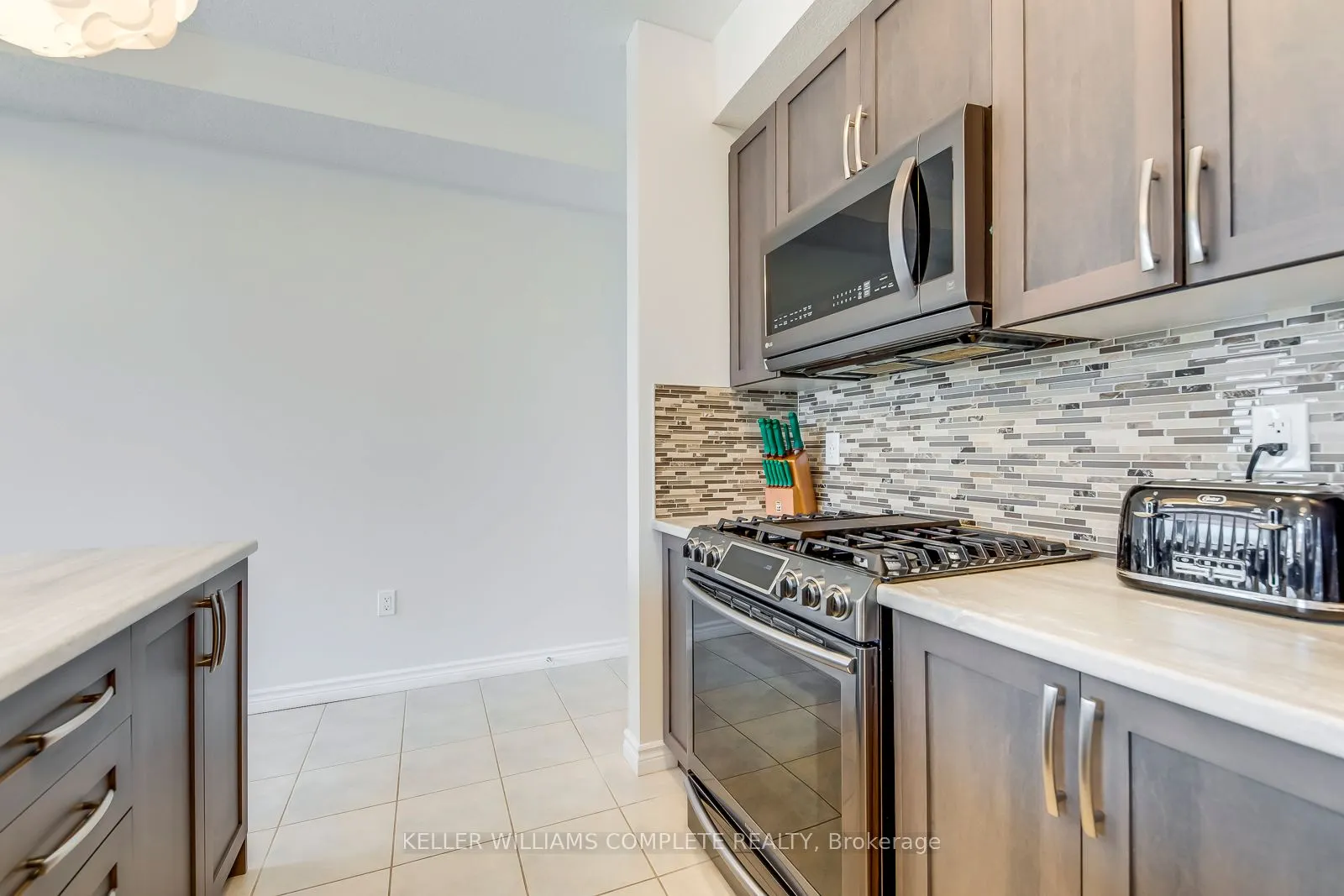 445 Ontario Street S, #76
