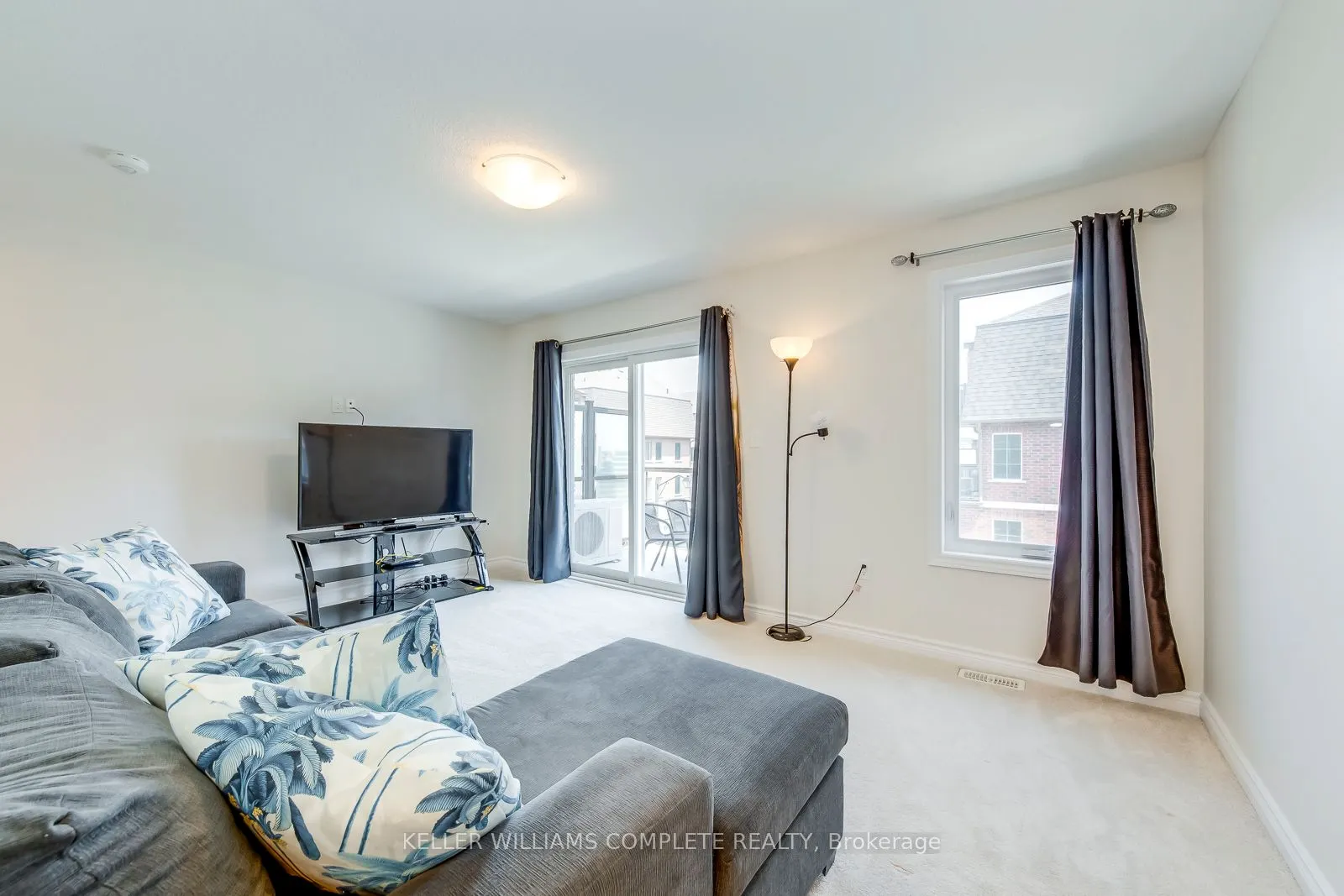 445 Ontario Street S, #76