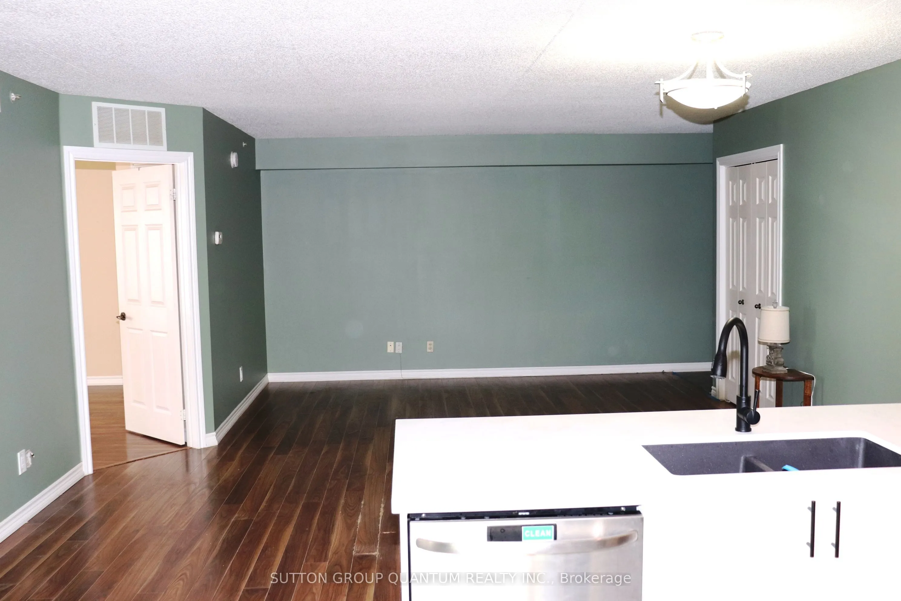 4025 Kilmer Drive N, #301