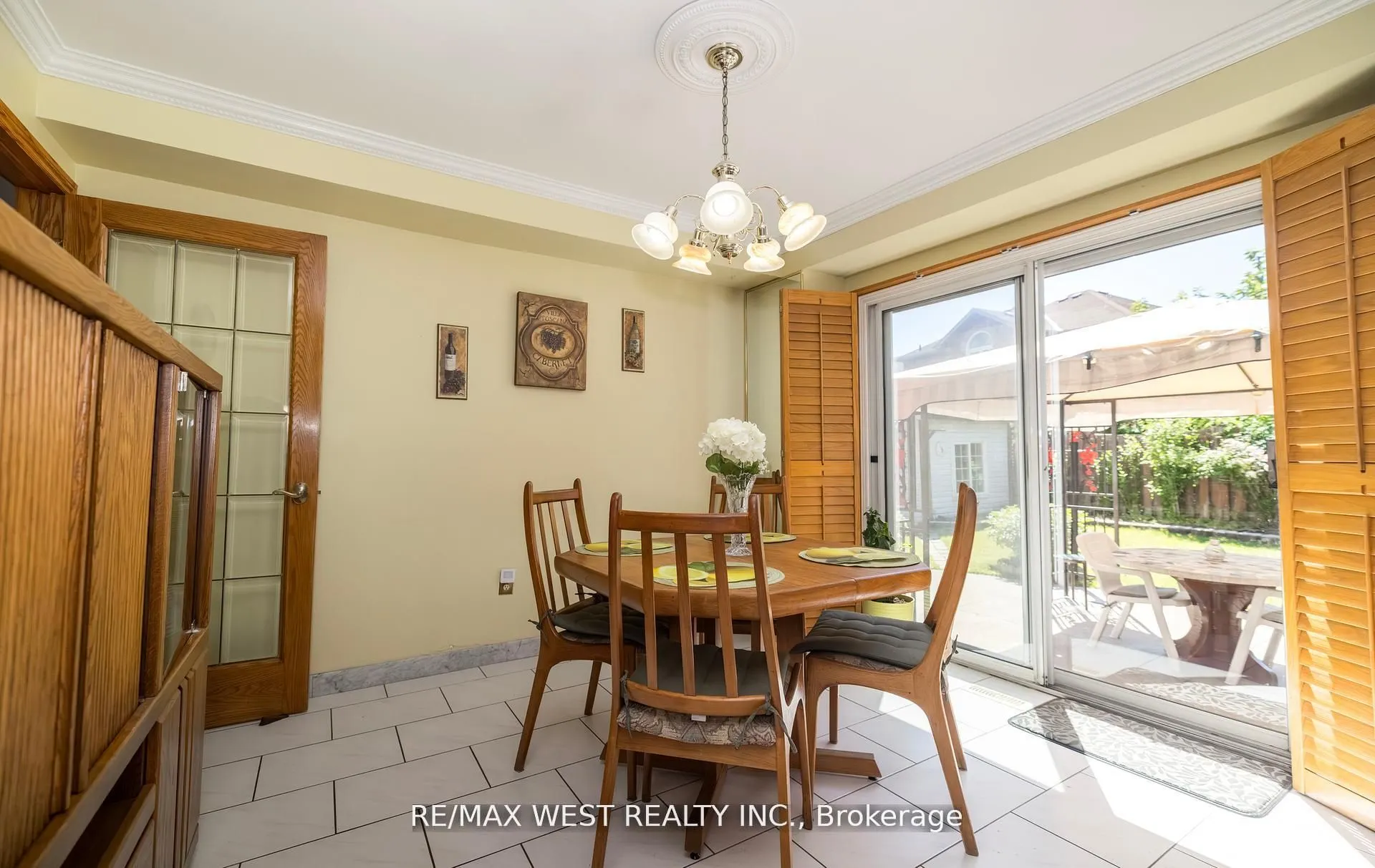 52 Amantine Crescent