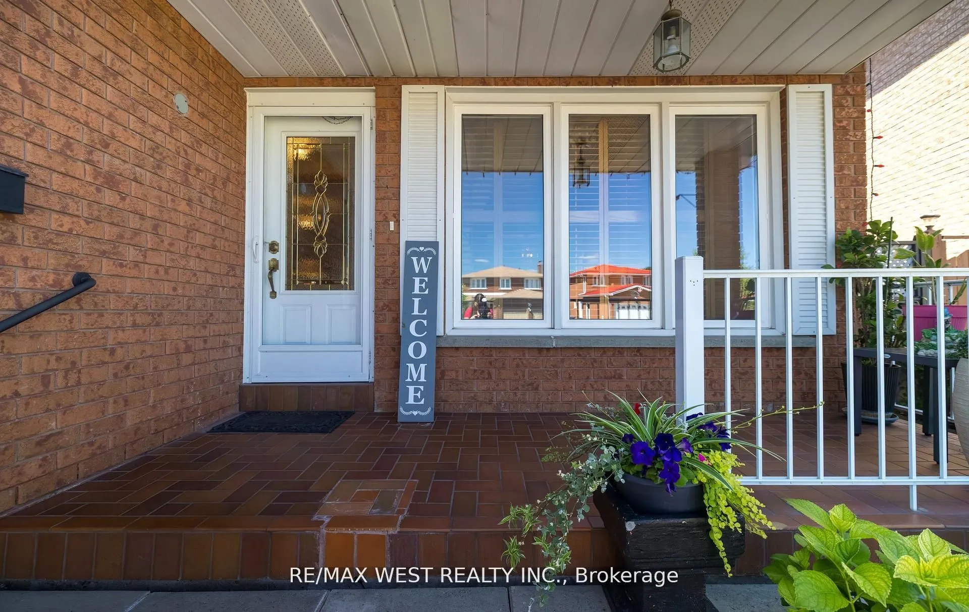 52 Amantine Crescent
