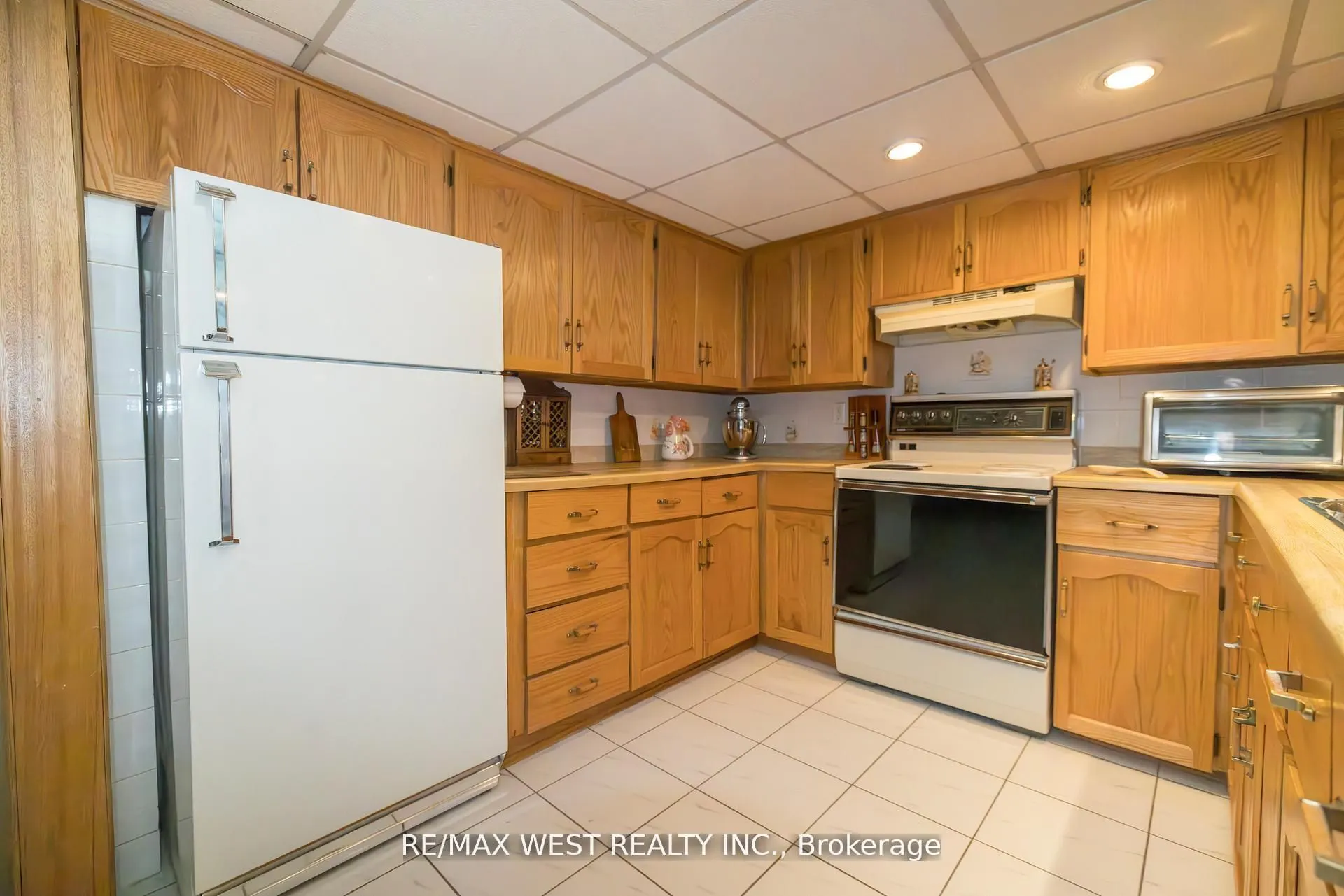 52 Amantine Crescent