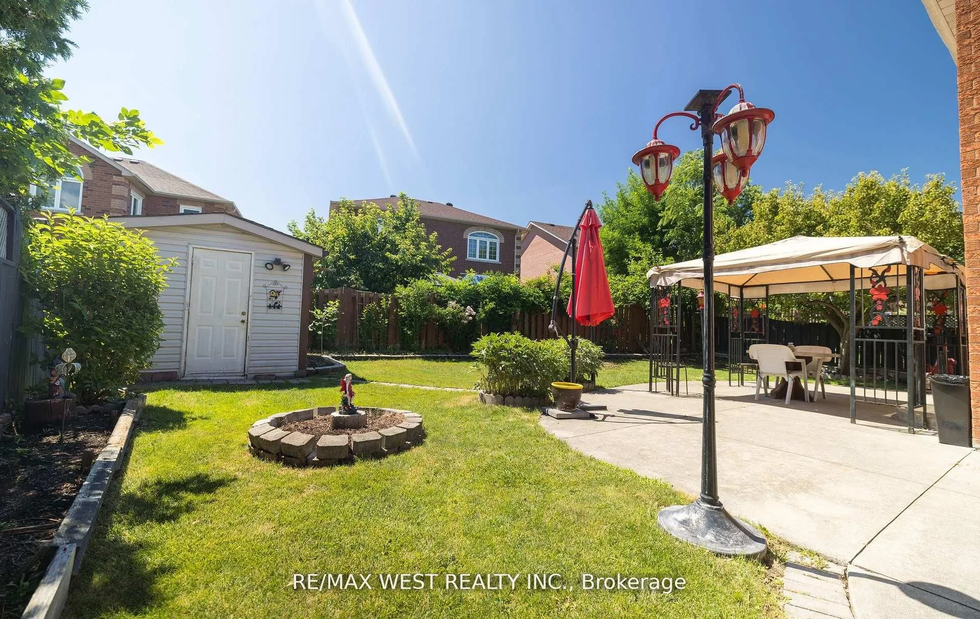 52 Amantine Crescent