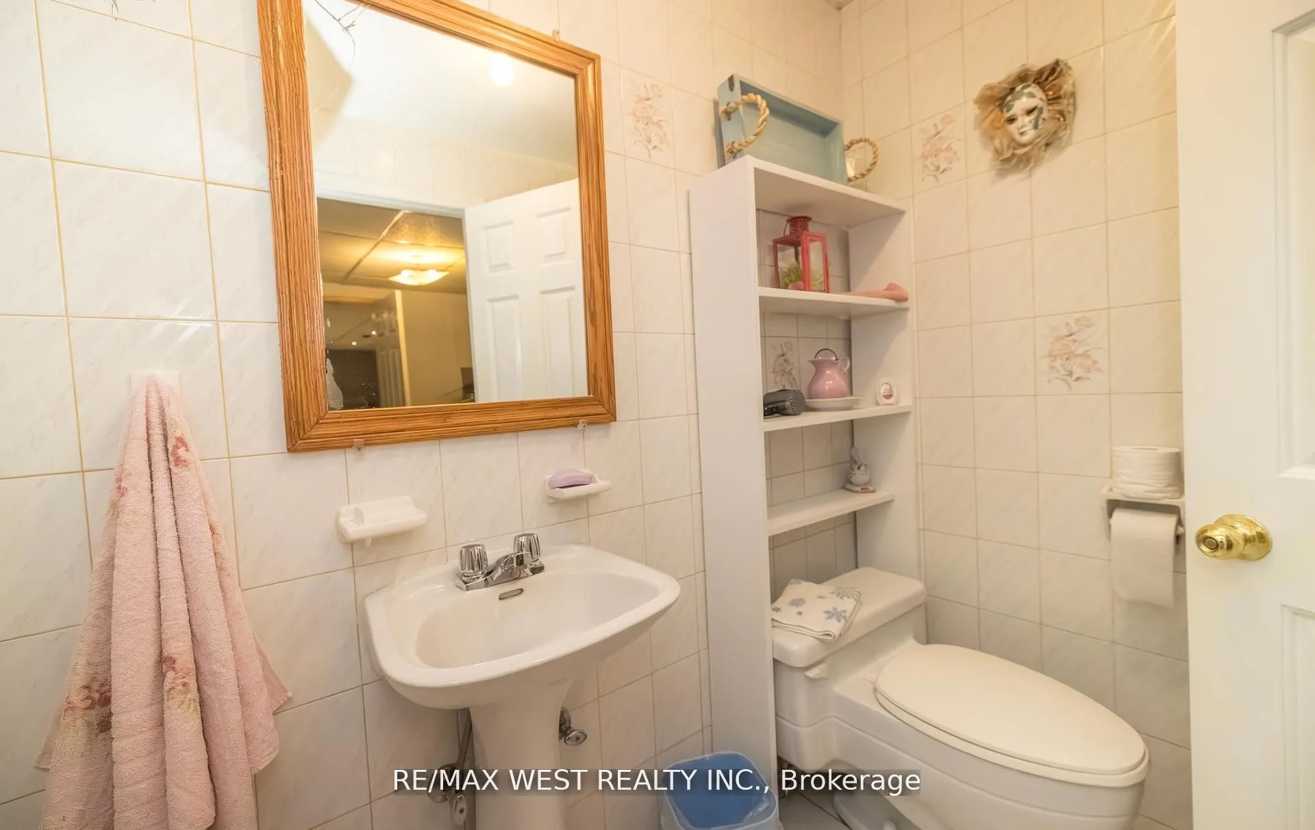 52 Amantine Crescent