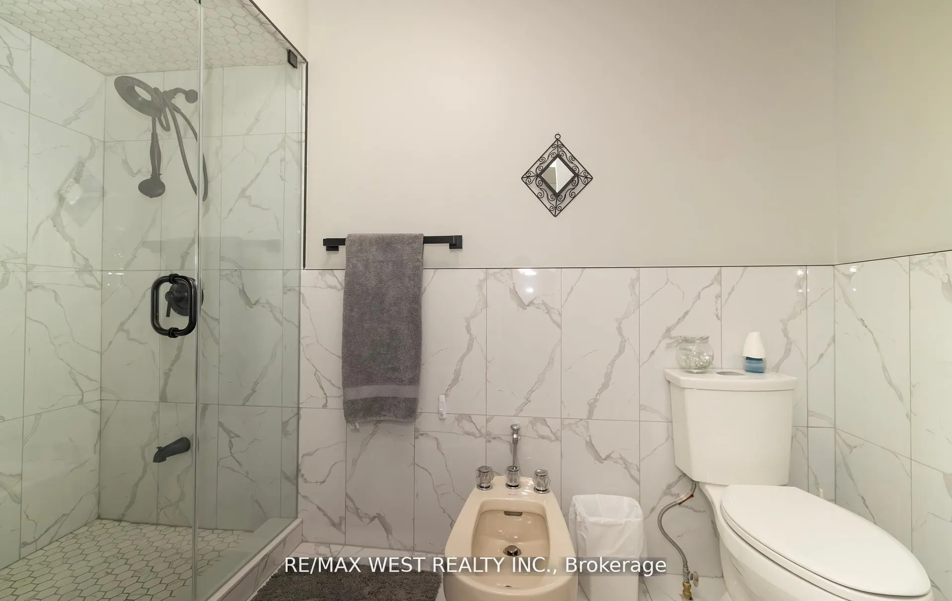 52 Amantine Crescent