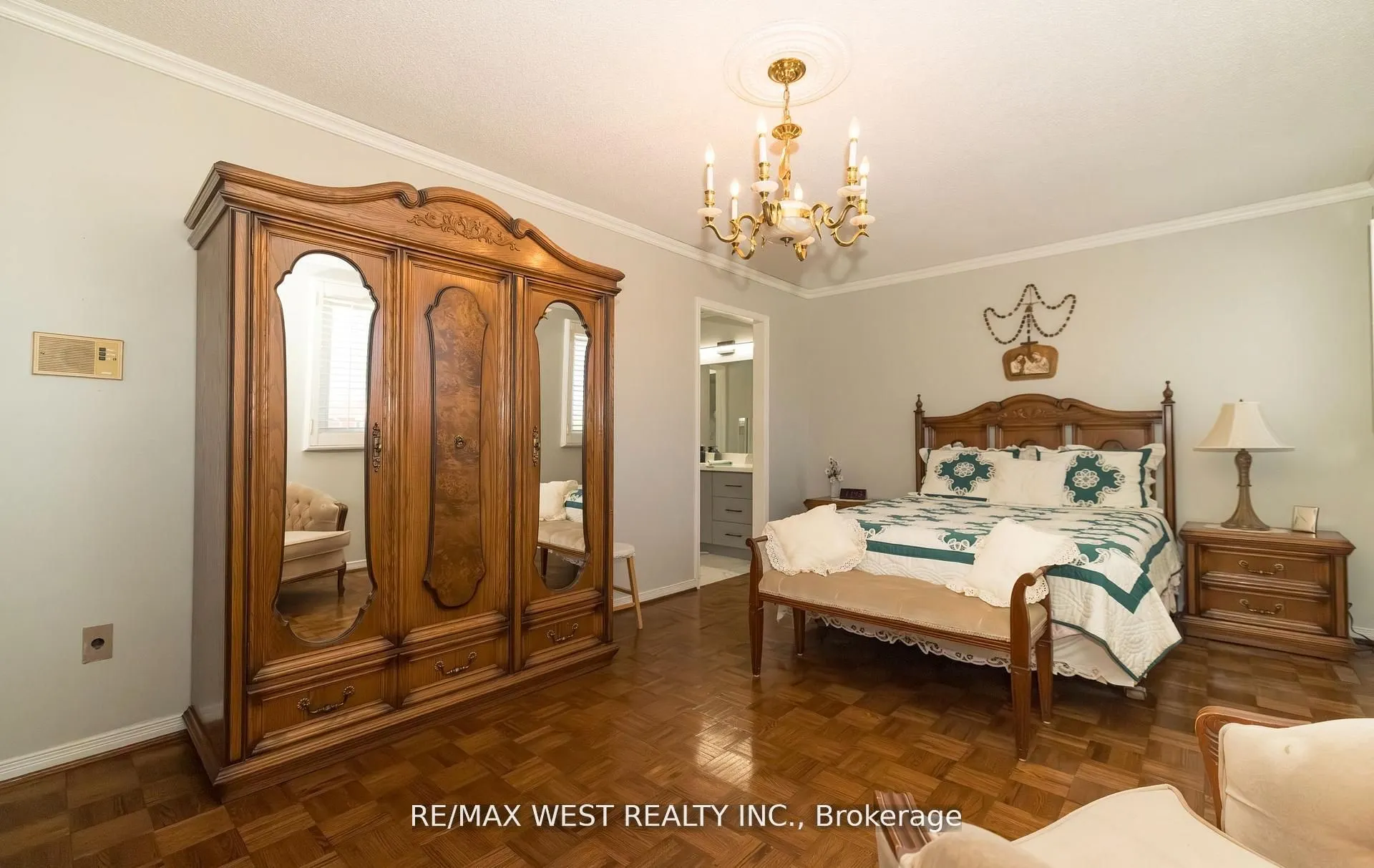 52 Amantine Crescent