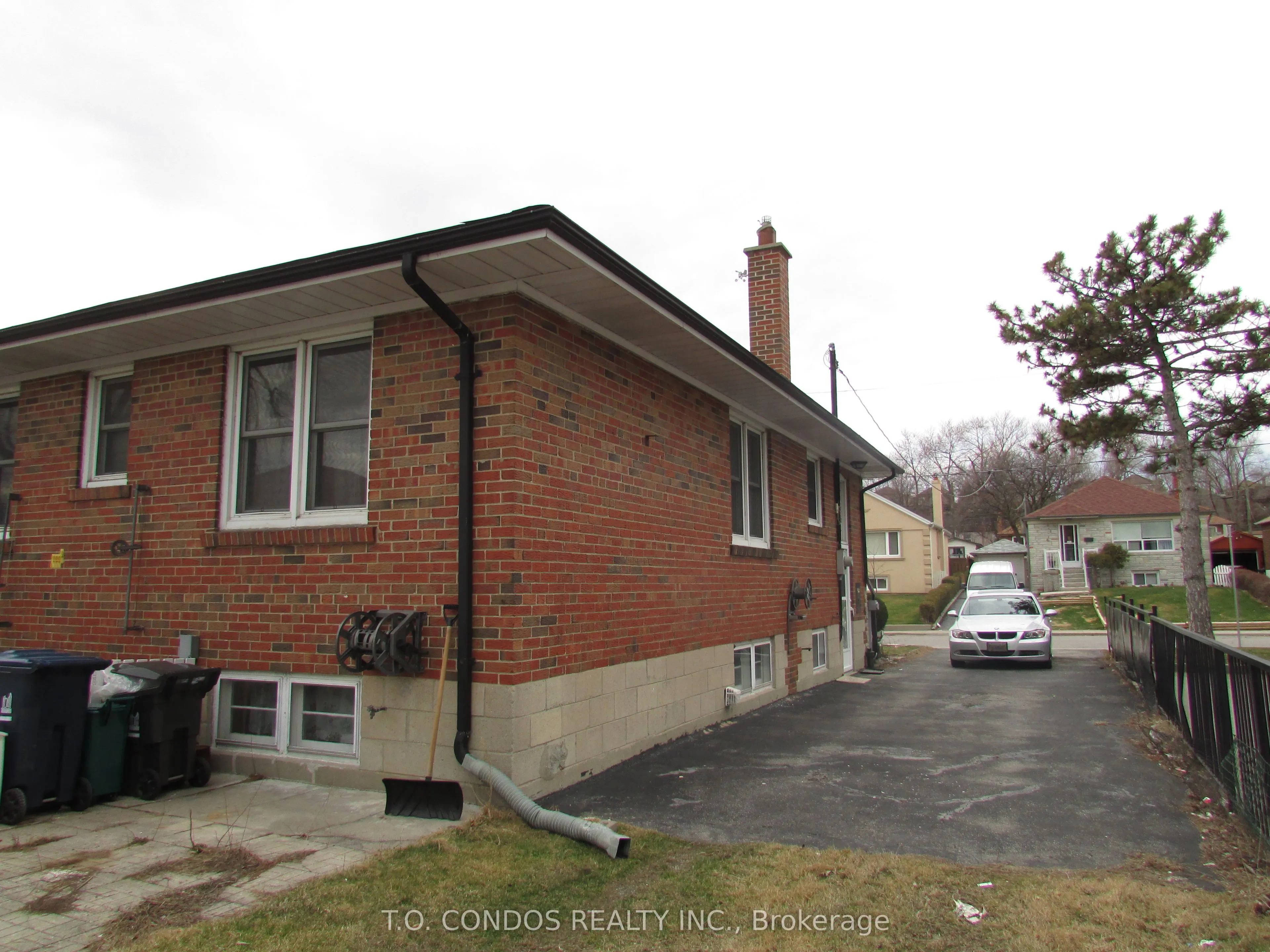 21 Black Creek Boulevard