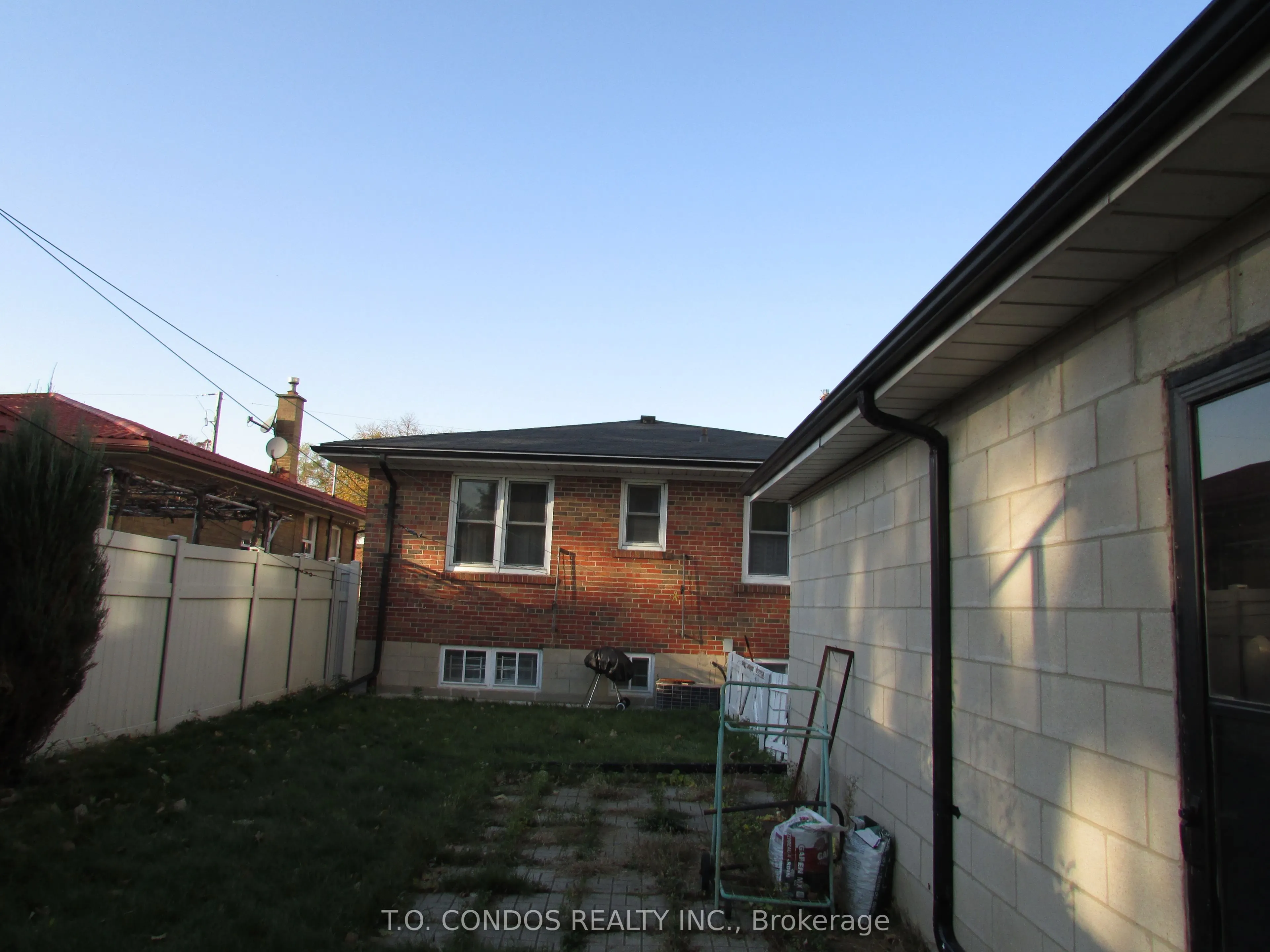 21 Black Creek Boulevard