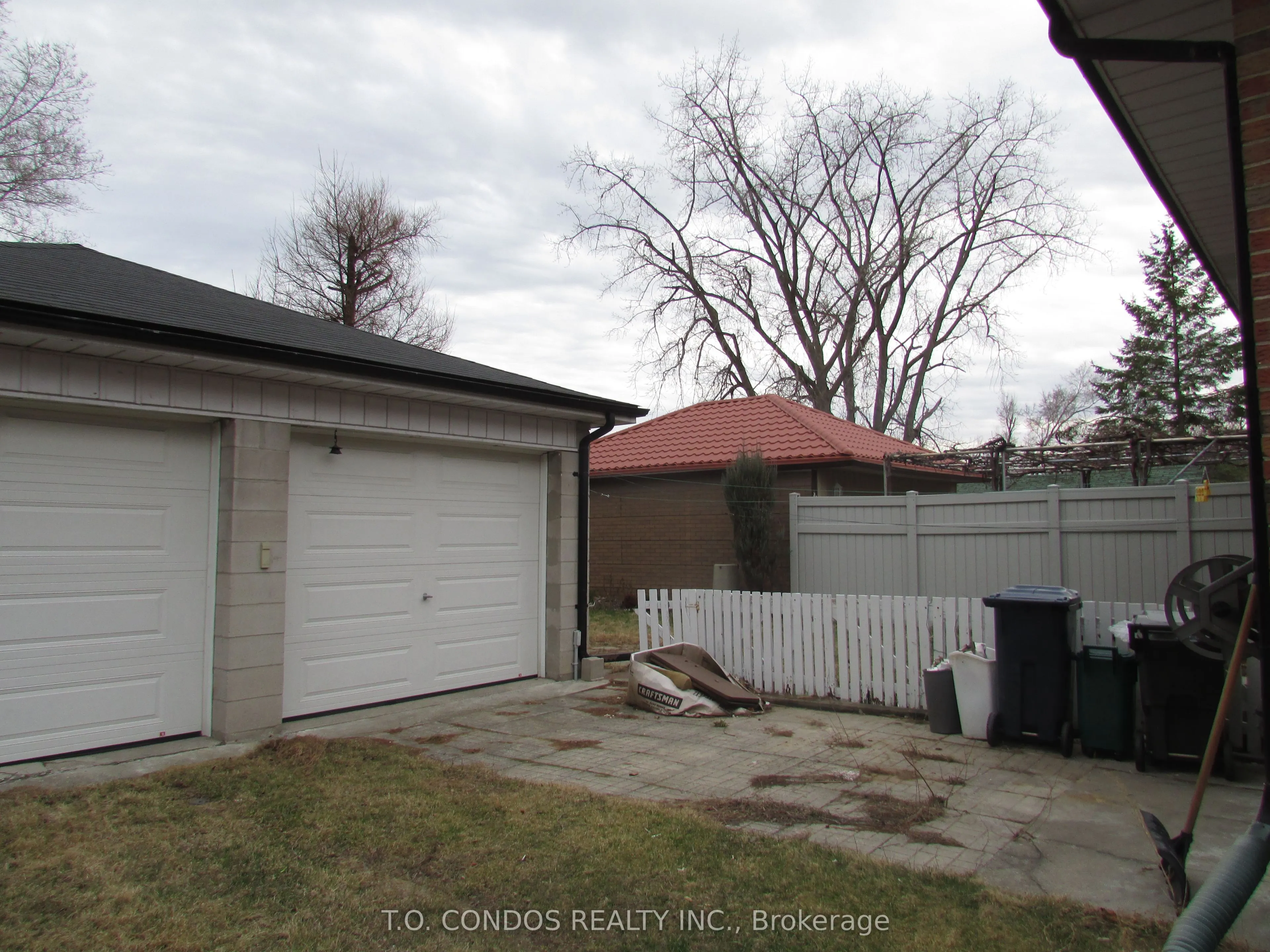 21 Black Creek Boulevard
