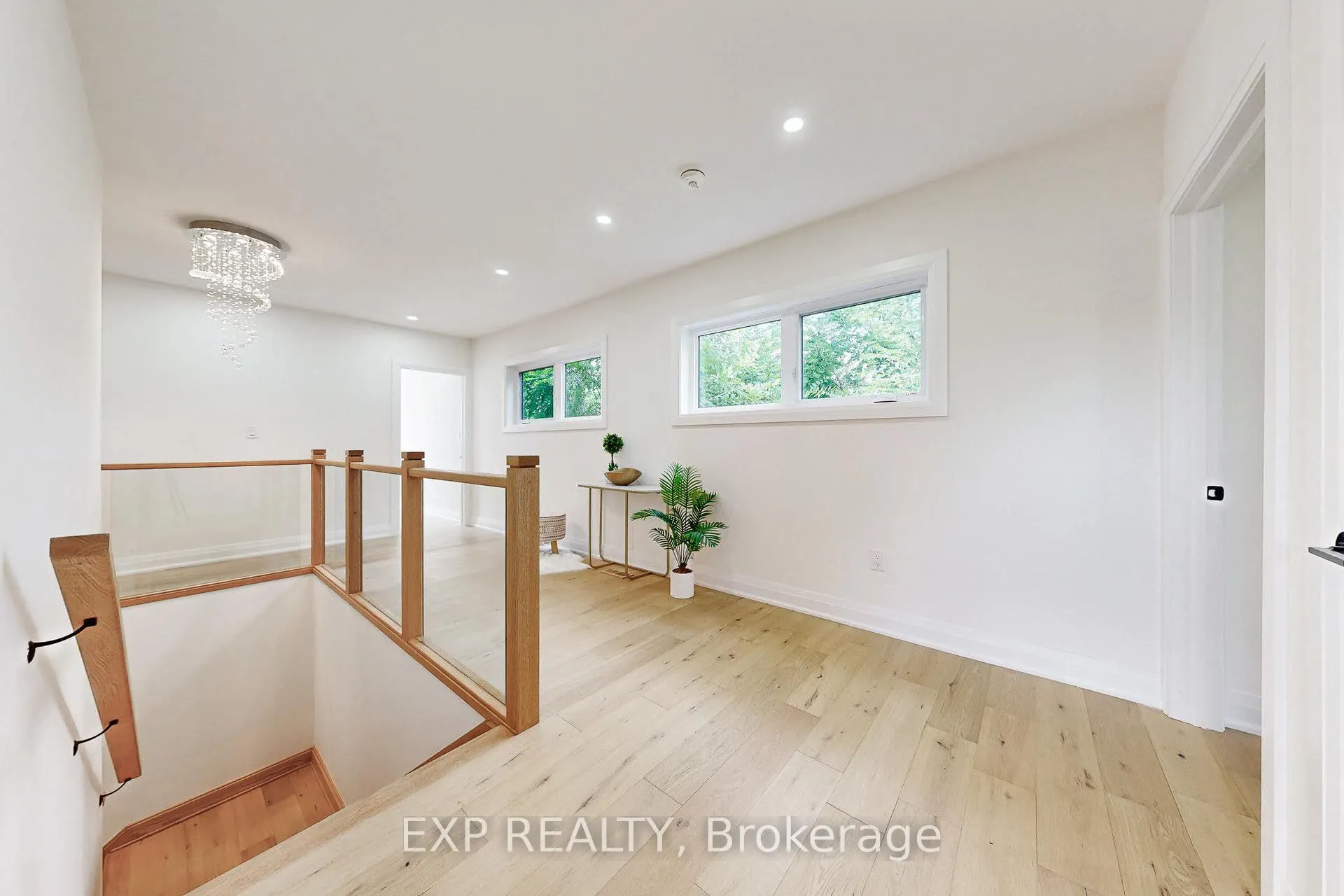 768 Montbeck Crescent