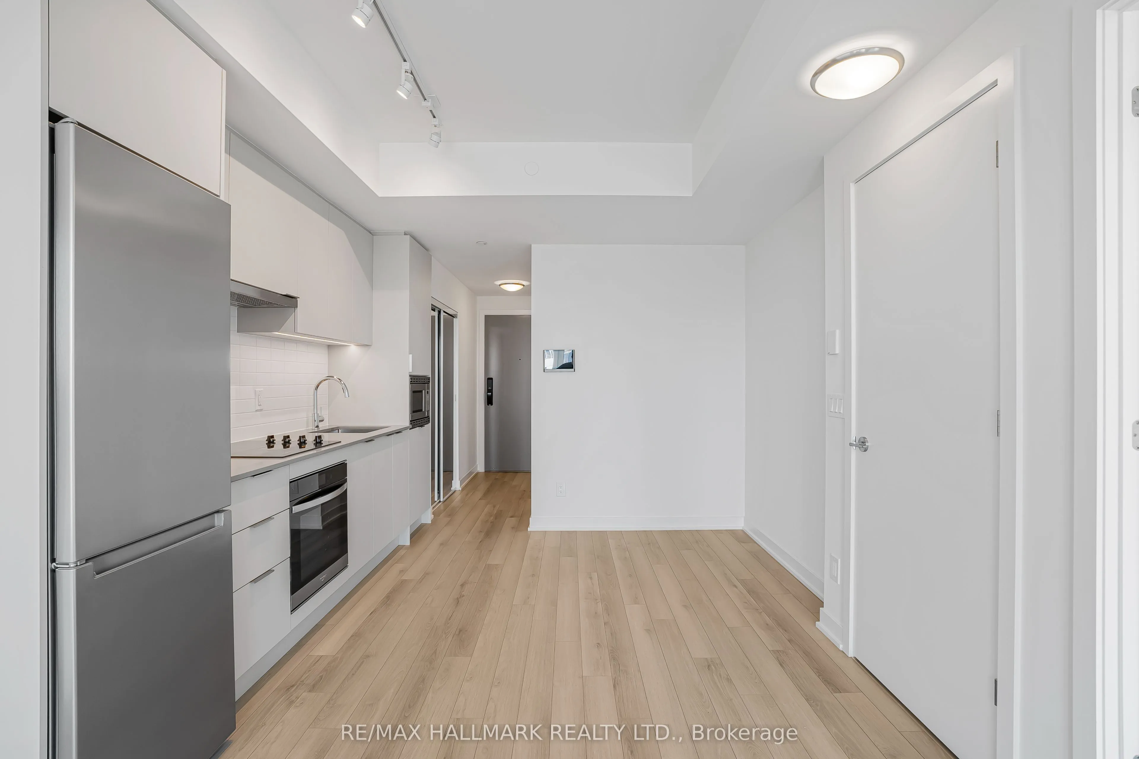 3079 Trafalgar Road, #804