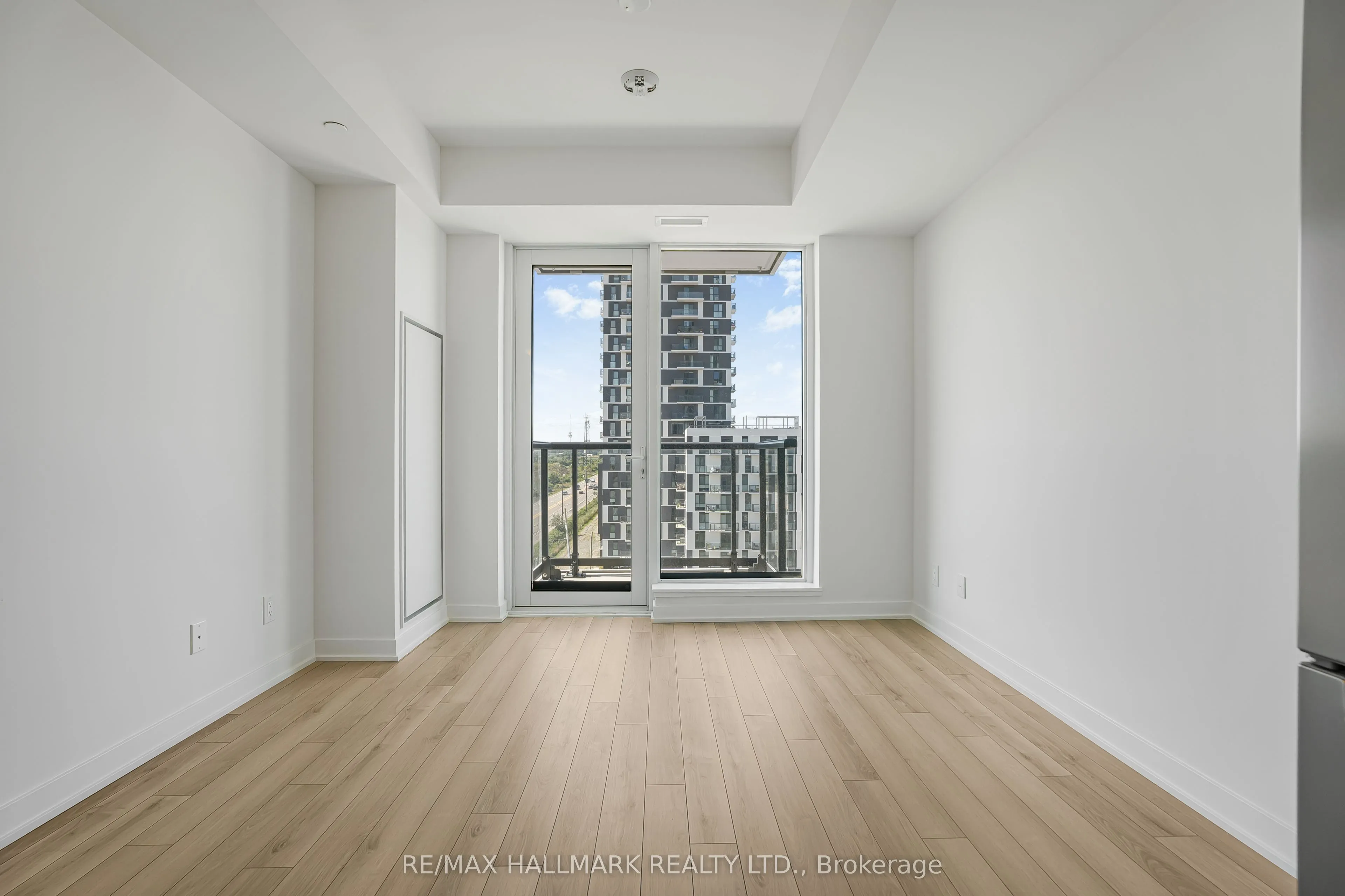 3079 Trafalgar Road, #804