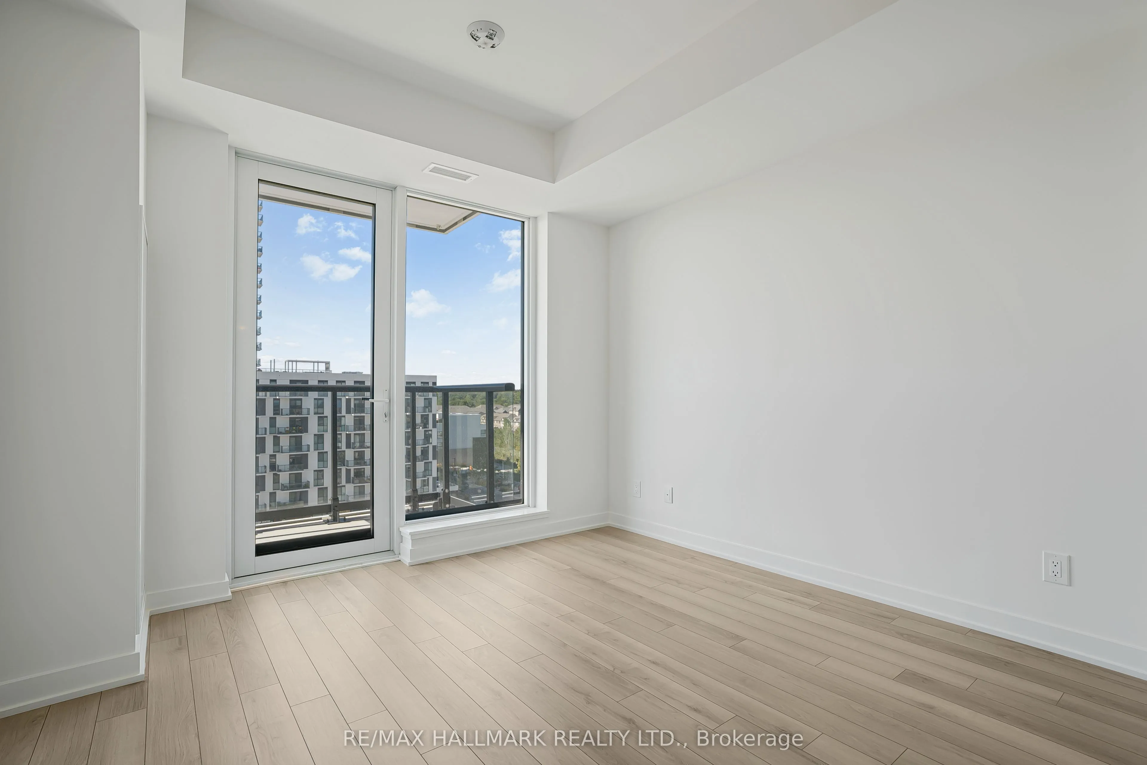 3079 Trafalgar Road, #804