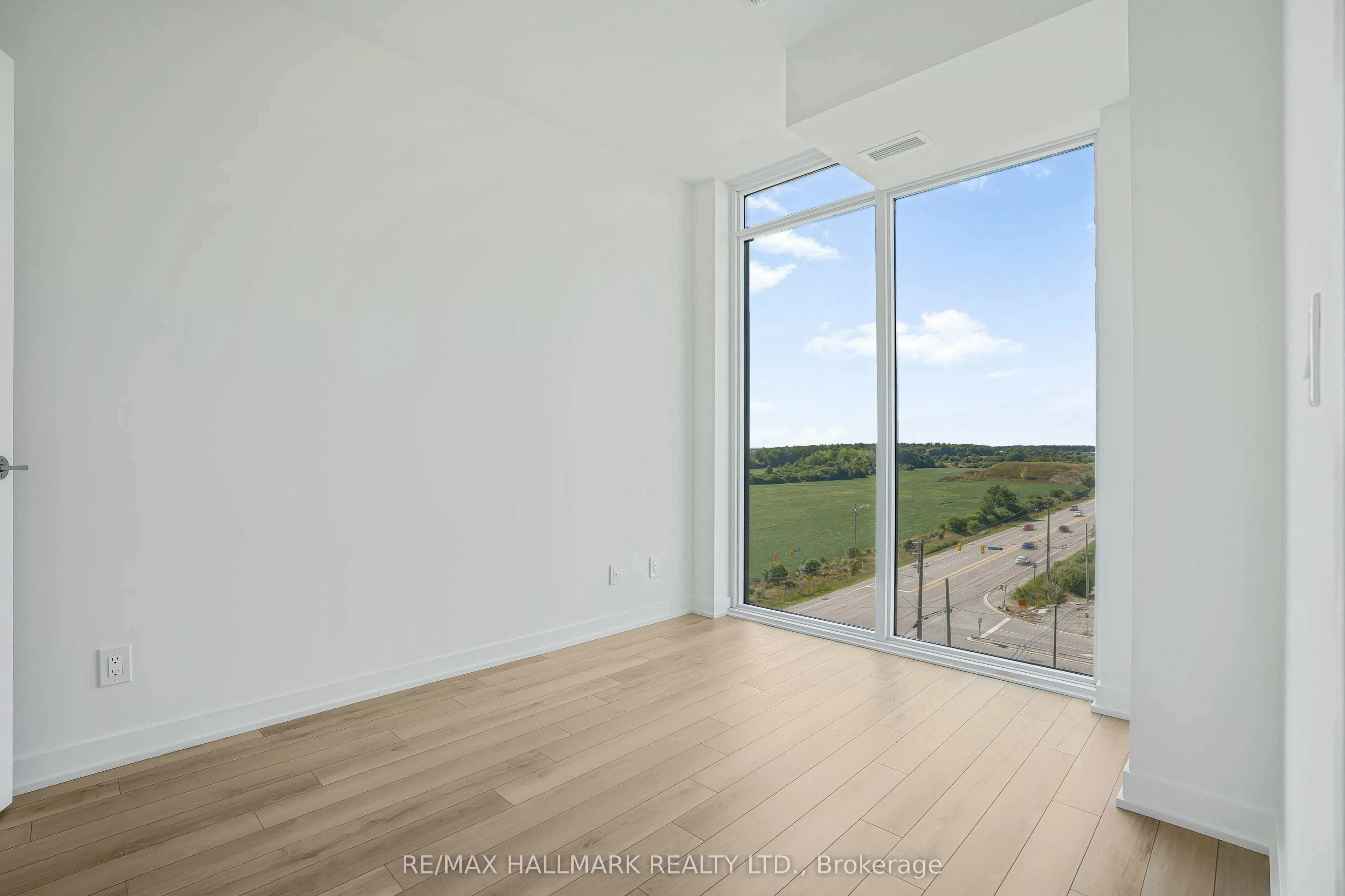 3079 Trafalgar Road, #804