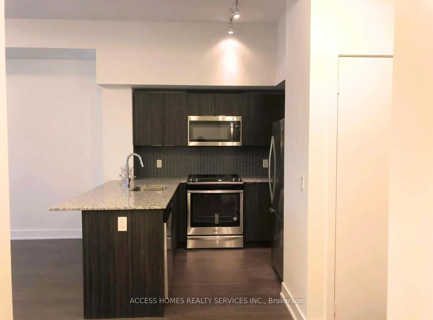 20 Shore Breeze Drive, #406