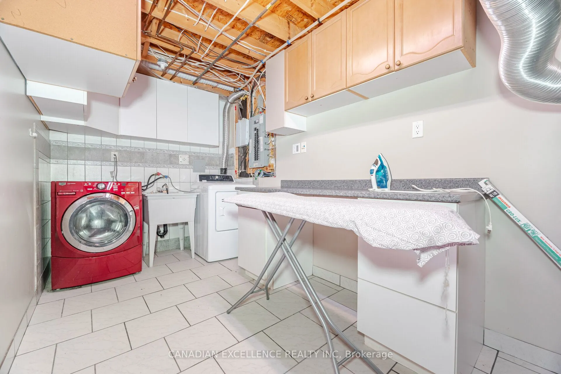 5564 Bridgeport Gate