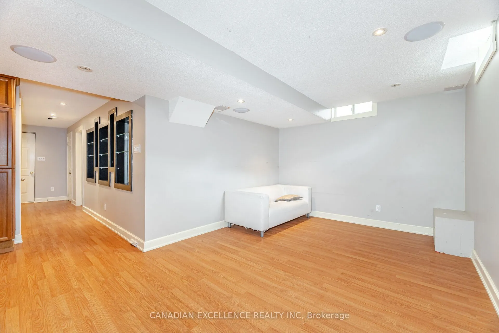 5564 Bridgeport Gate