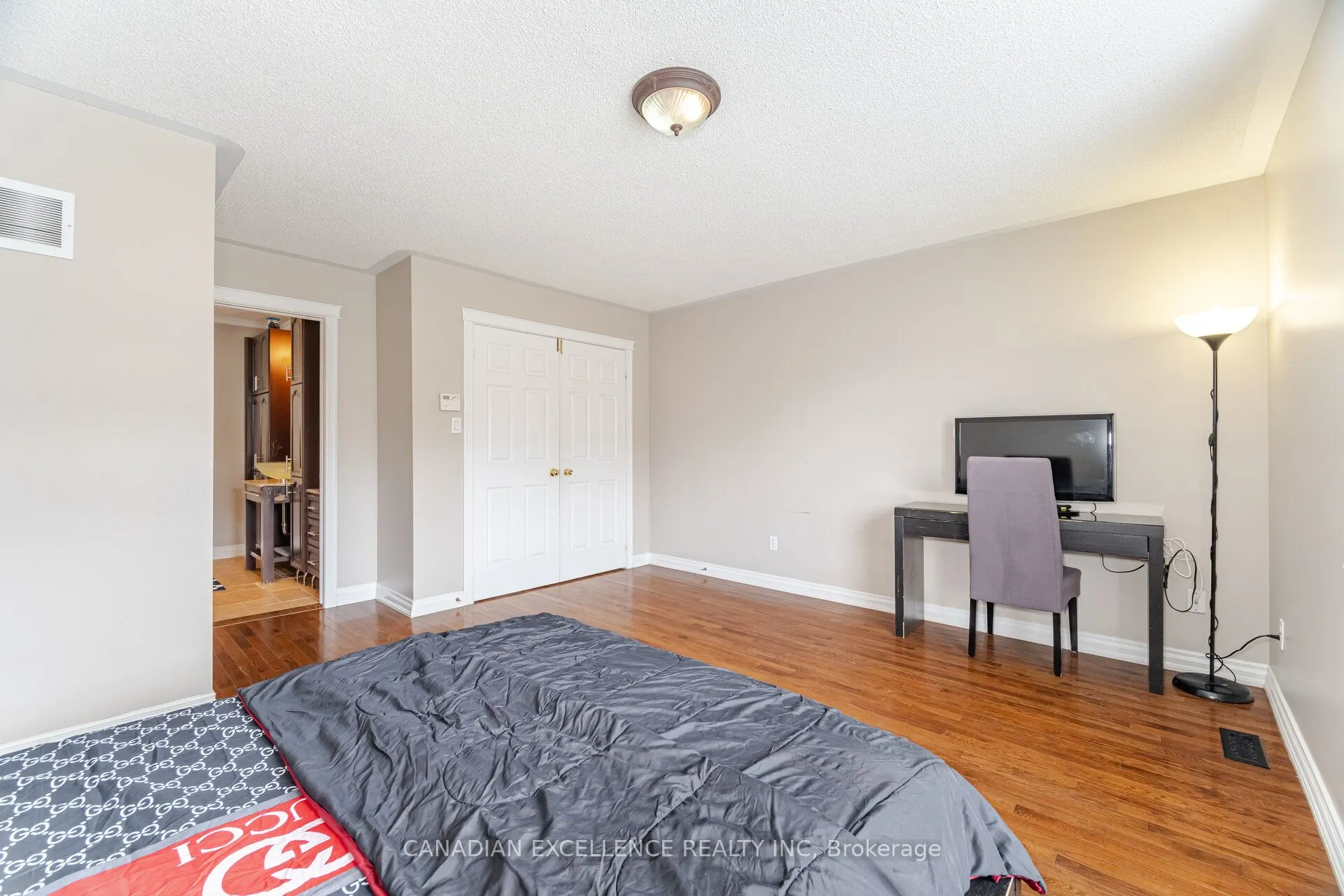 5564 Bridgeport Gate