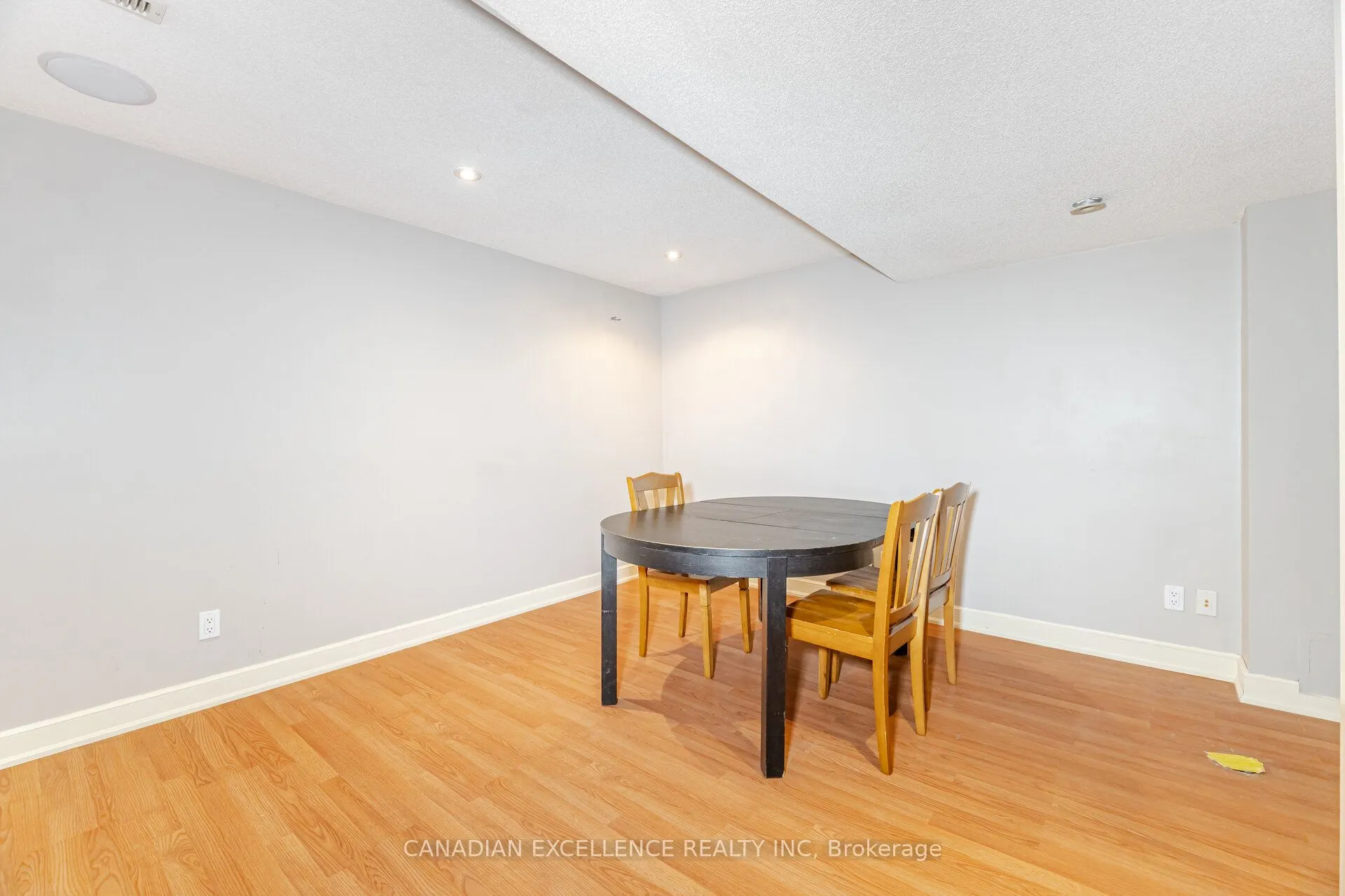 5564 Bridgeport Gate
