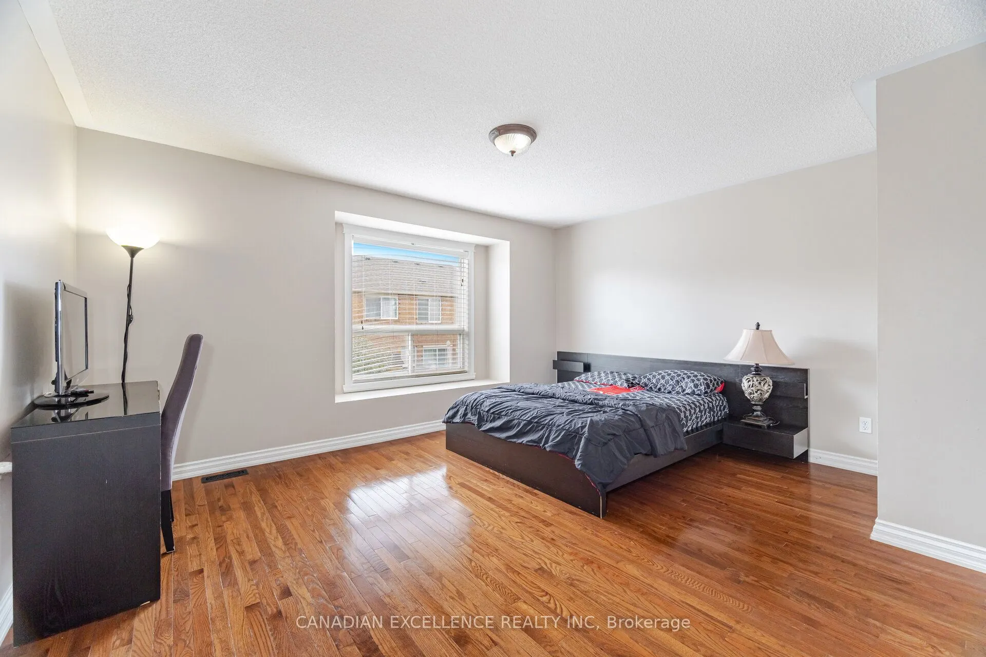 5564 Bridgeport Gate