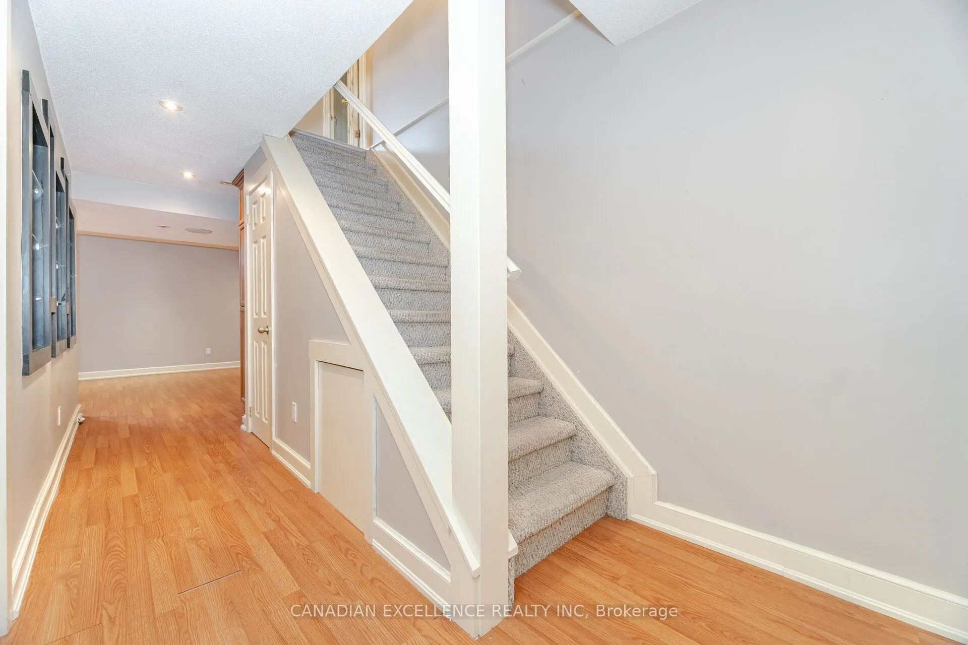 5564 Bridgeport Gate