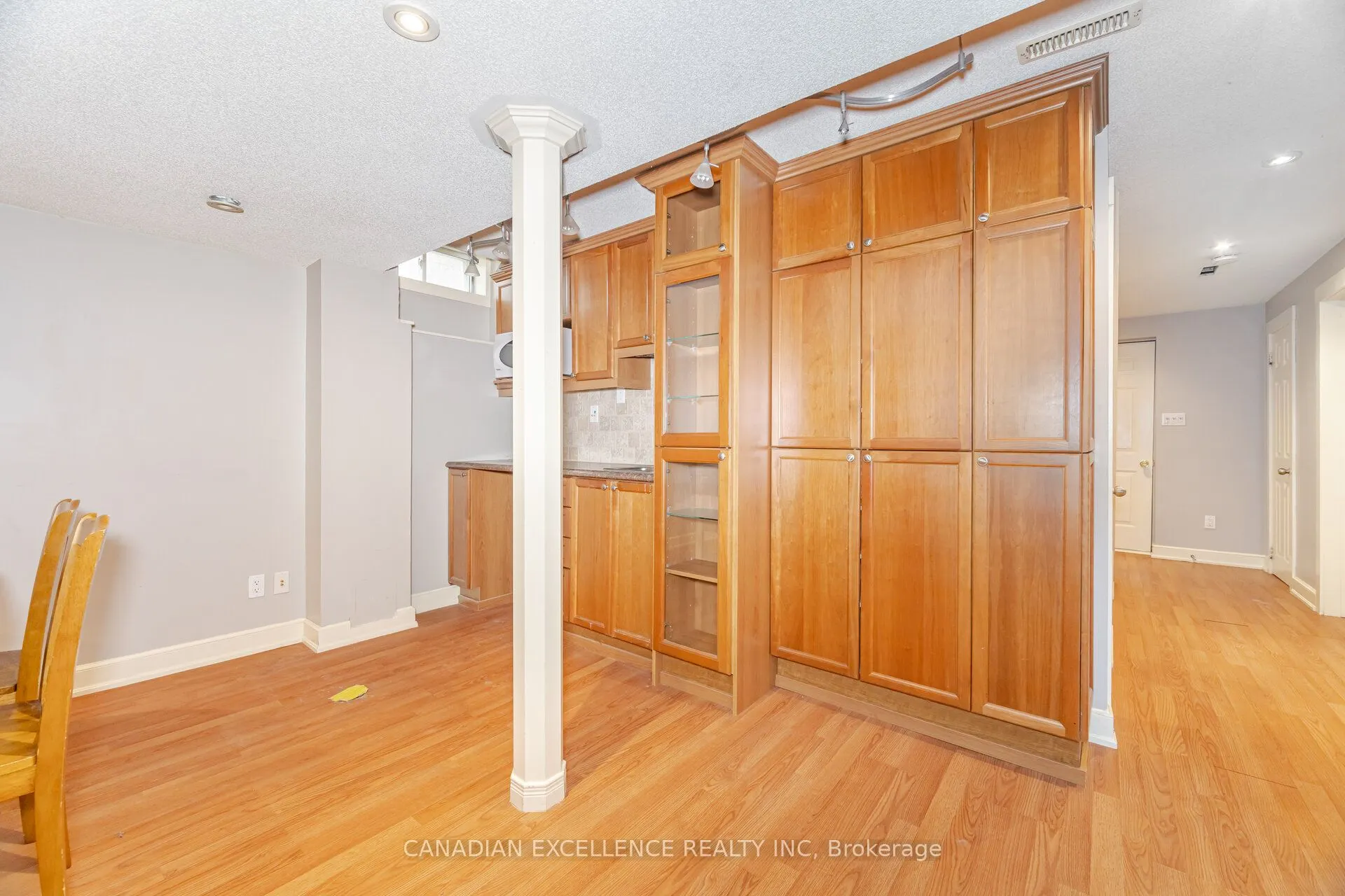 5564 Bridgeport Gate