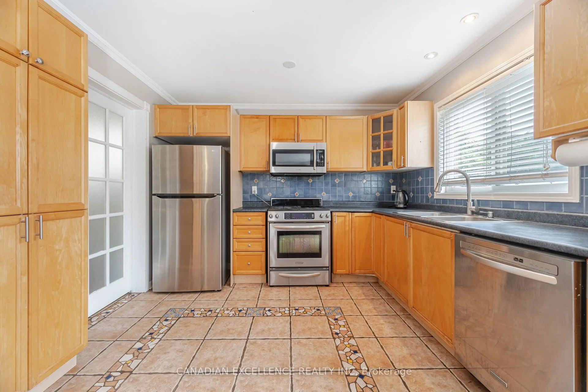 5564 Bridgeport Gate