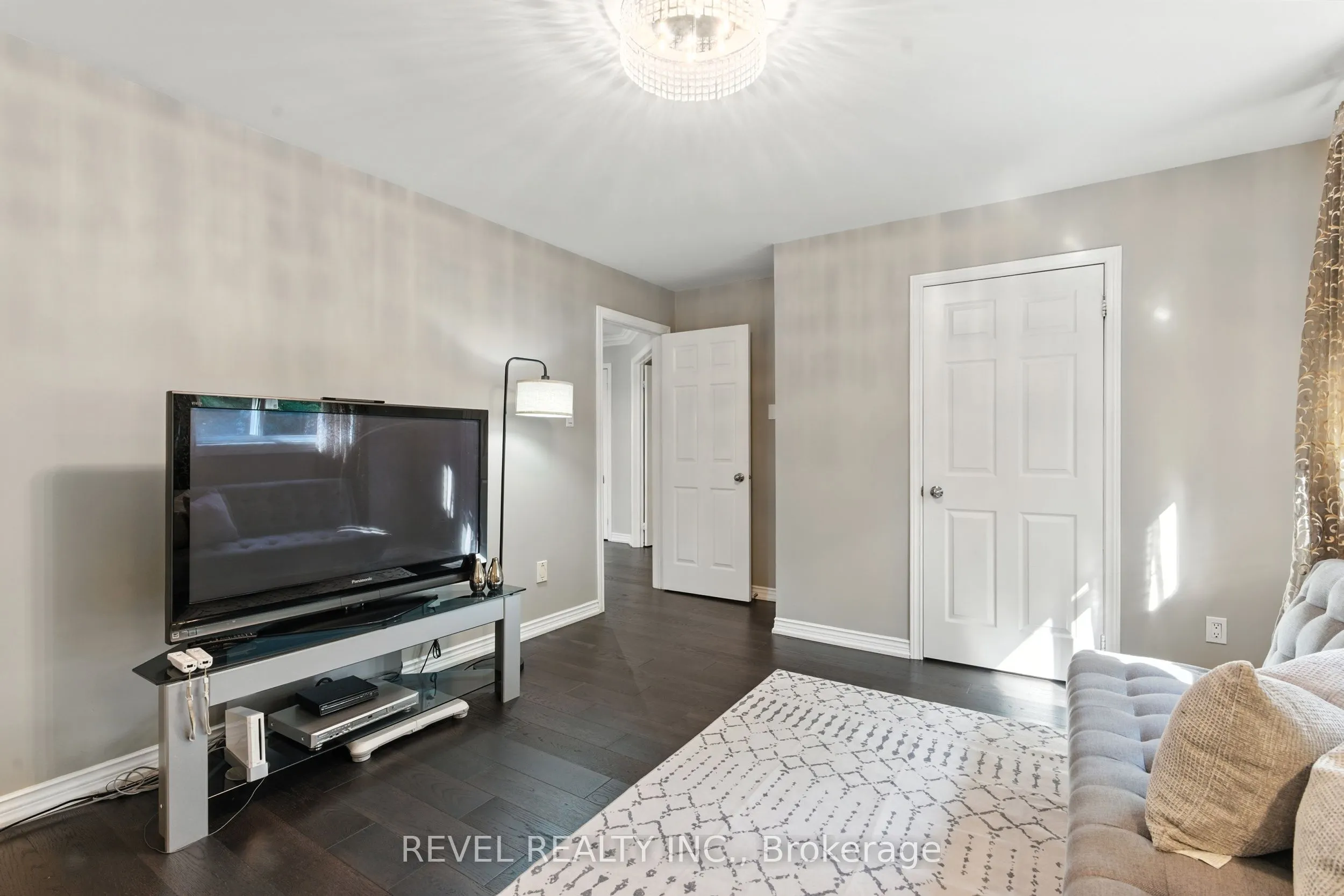 1251 WHITE Lane