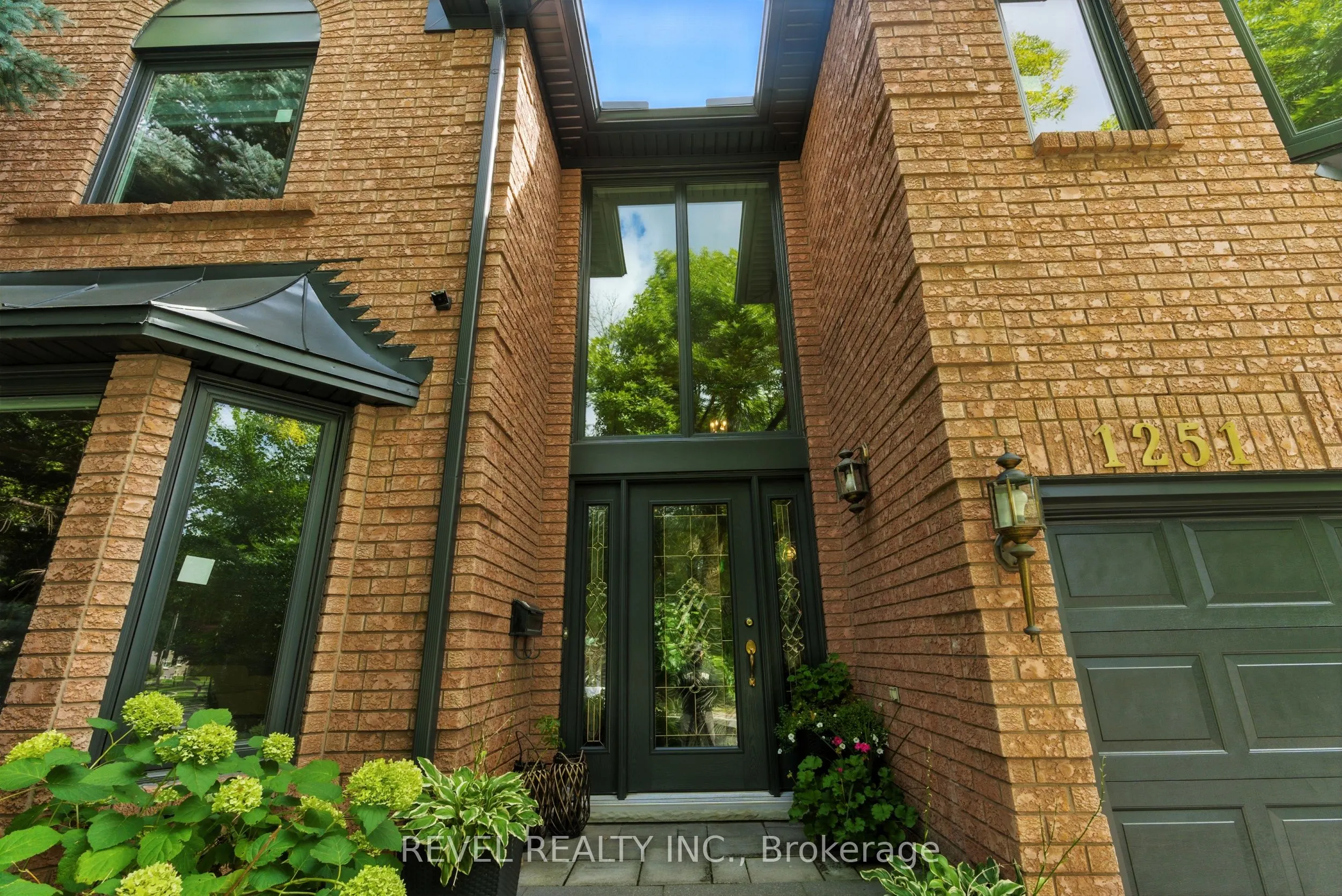 1251 WHITE Lane