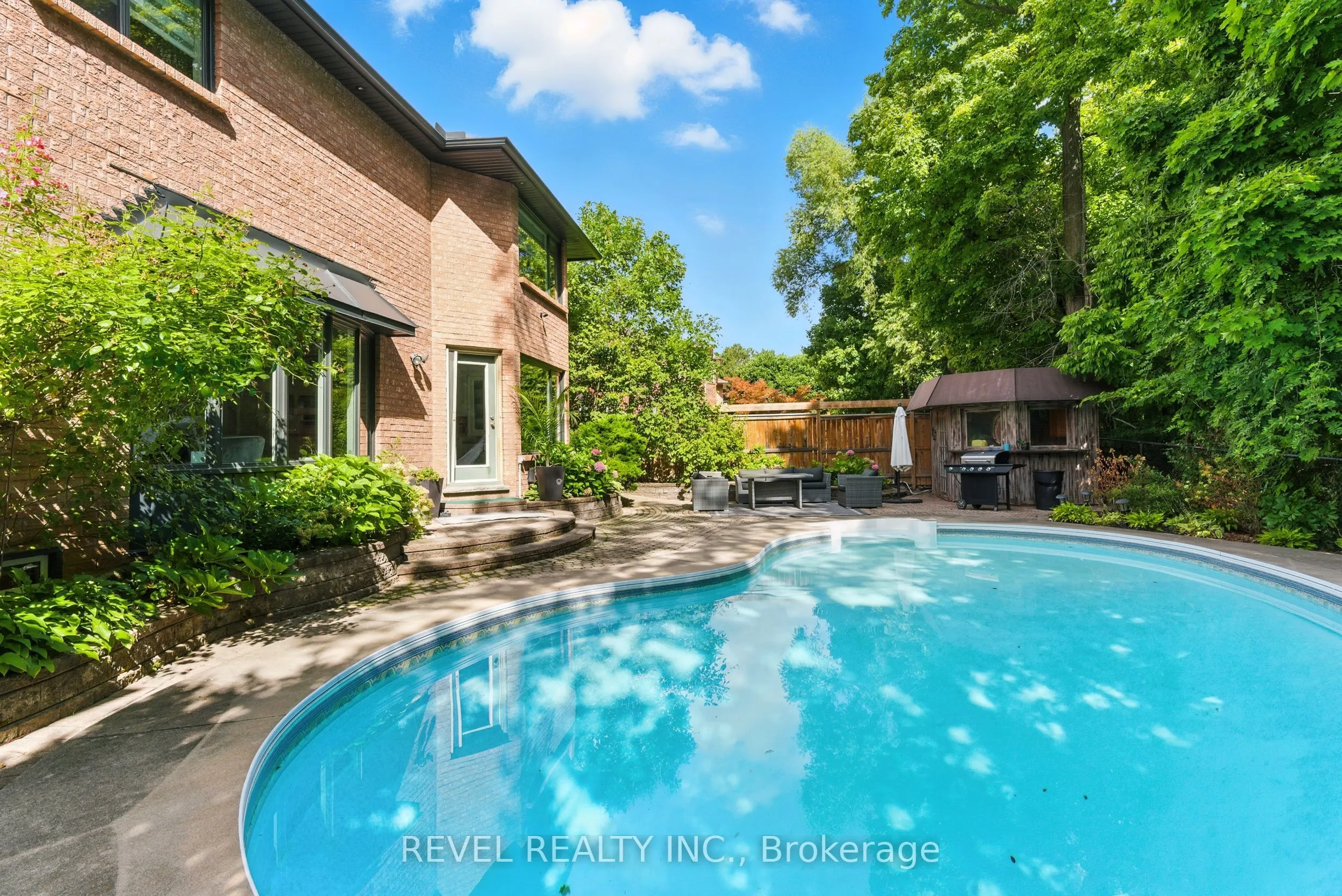 1251 WHITE Lane