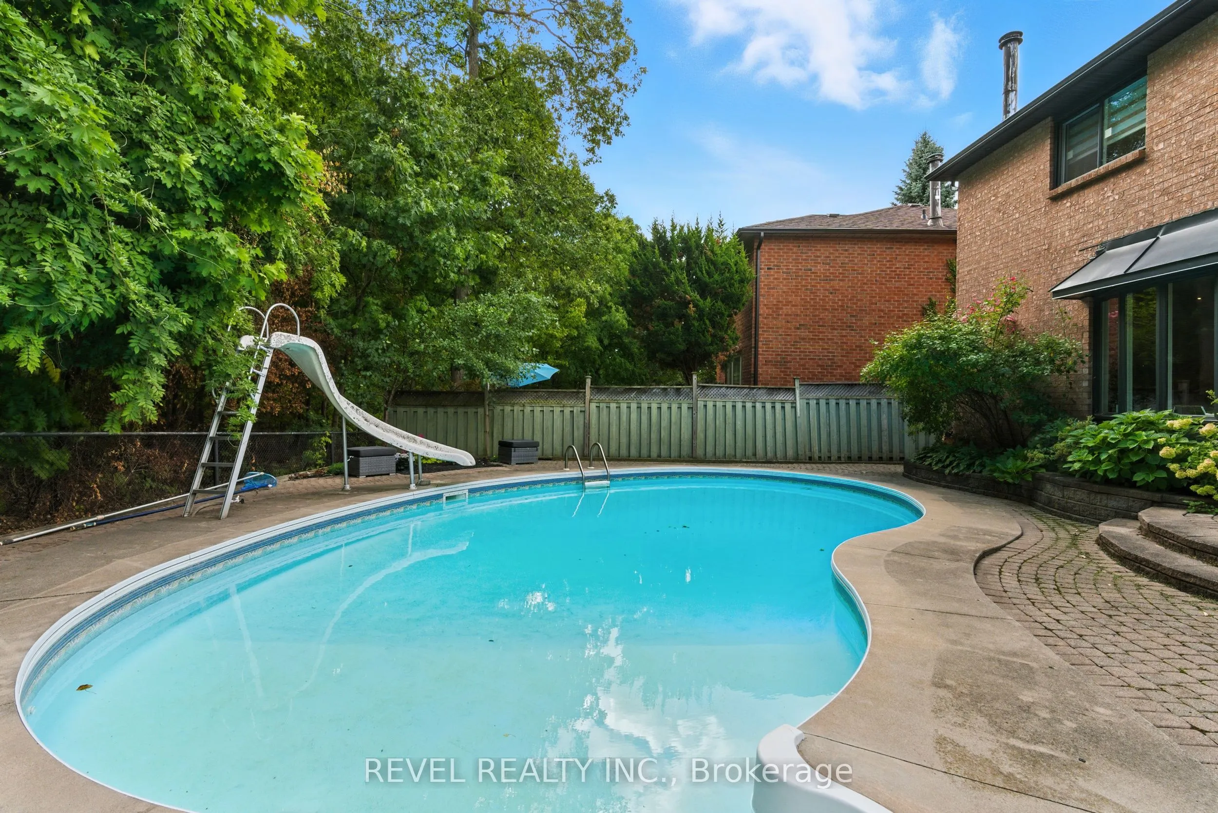 1251 WHITE Lane