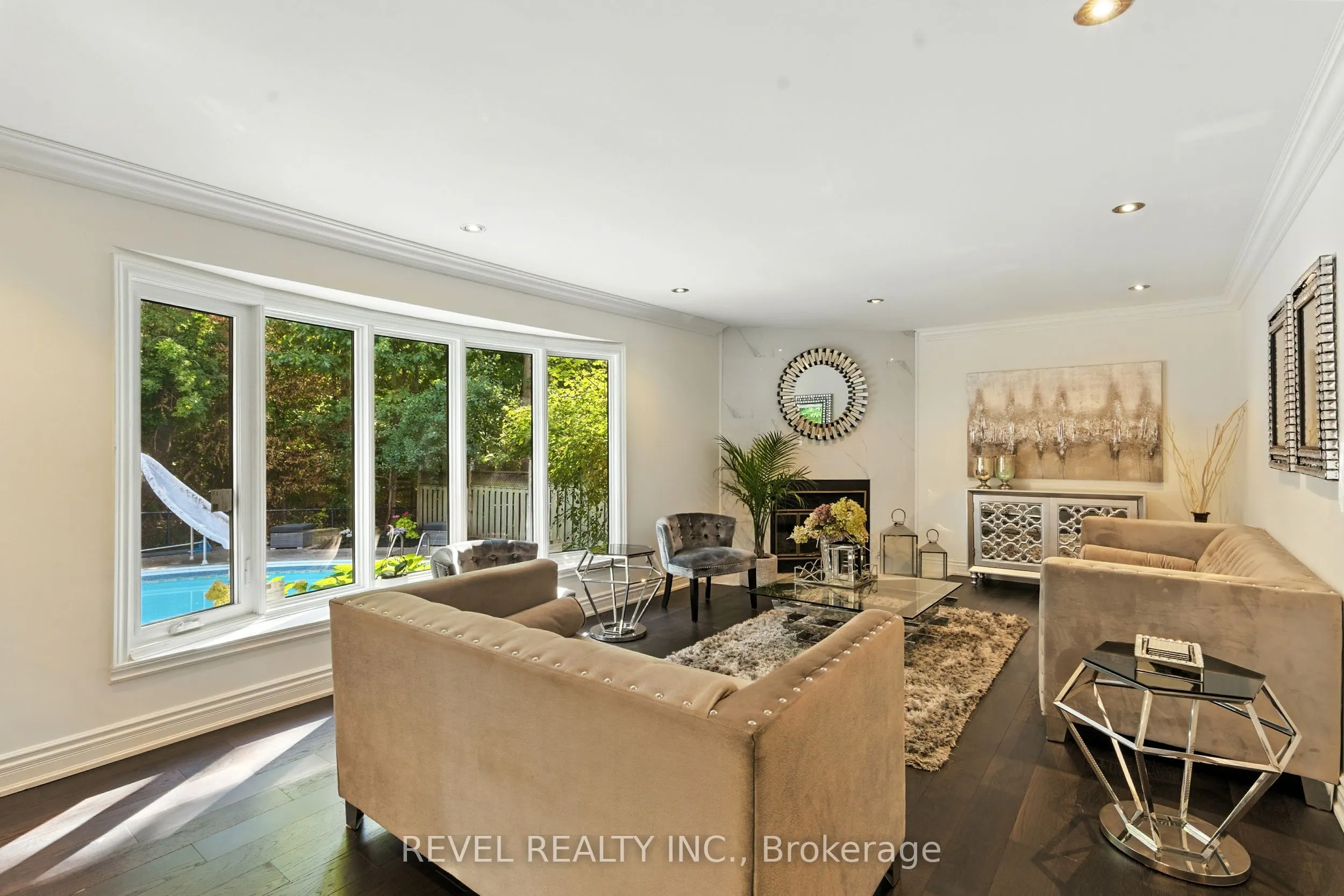 1251 WHITE Lane