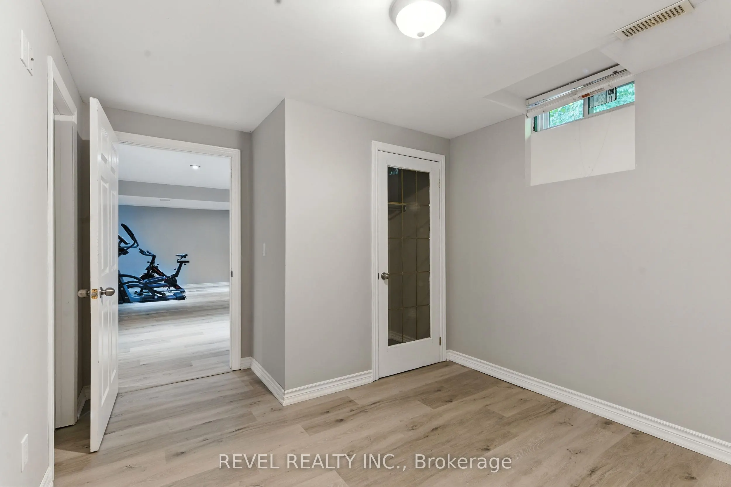 1251 WHITE Lane