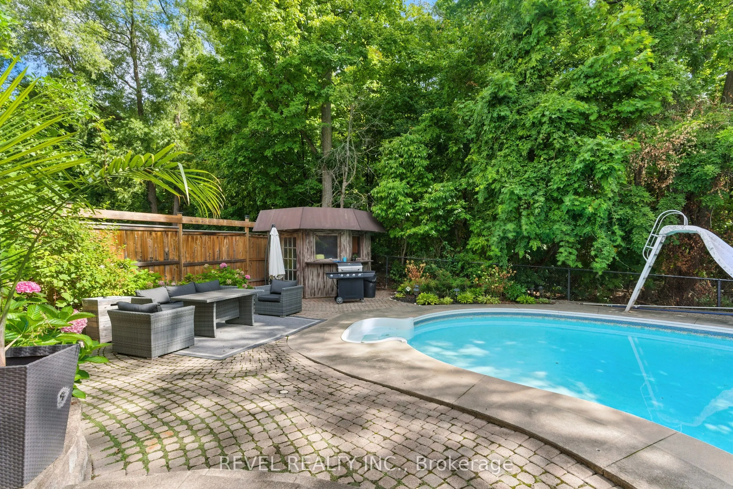 1251 WHITE Lane