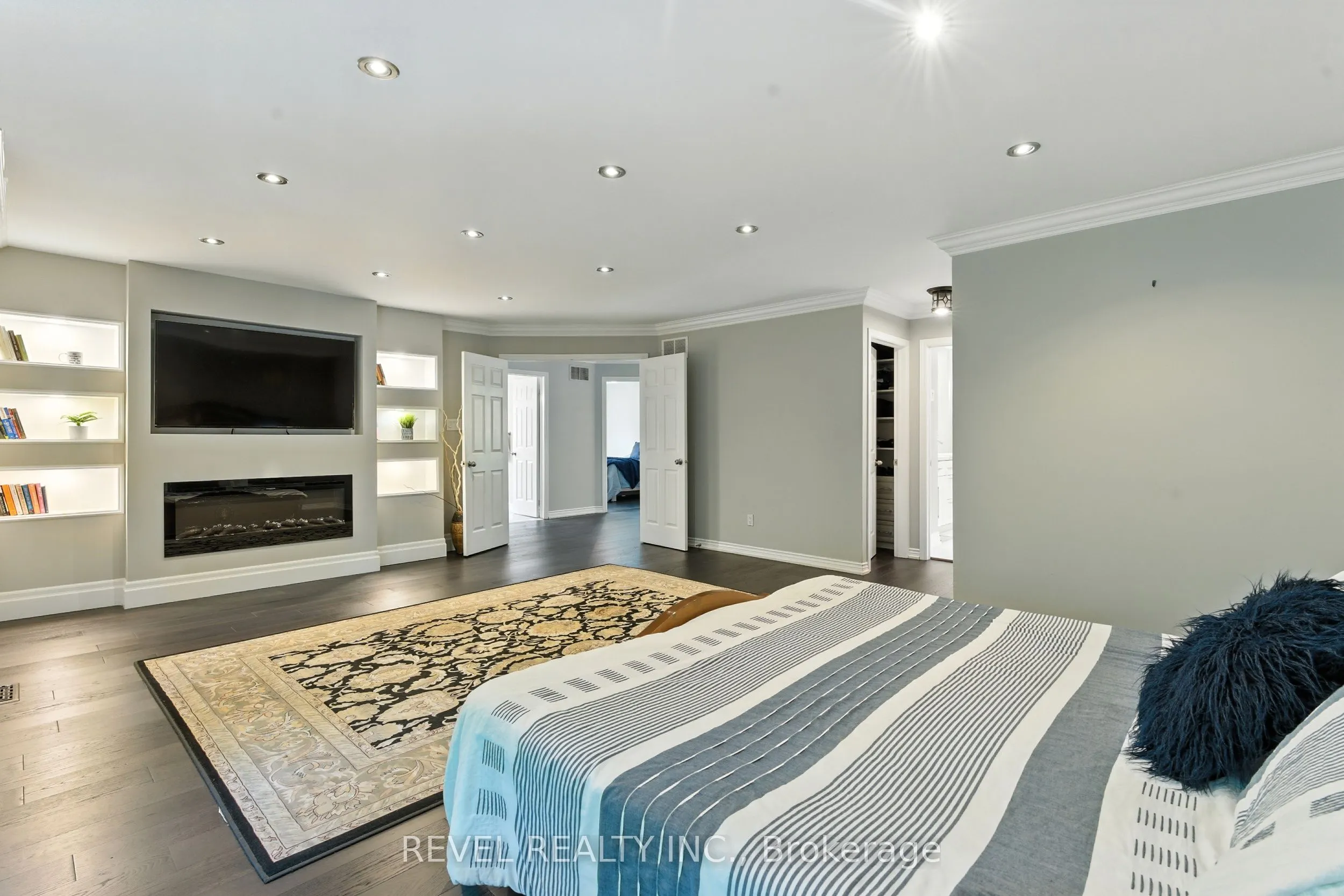 1251 WHITE Lane