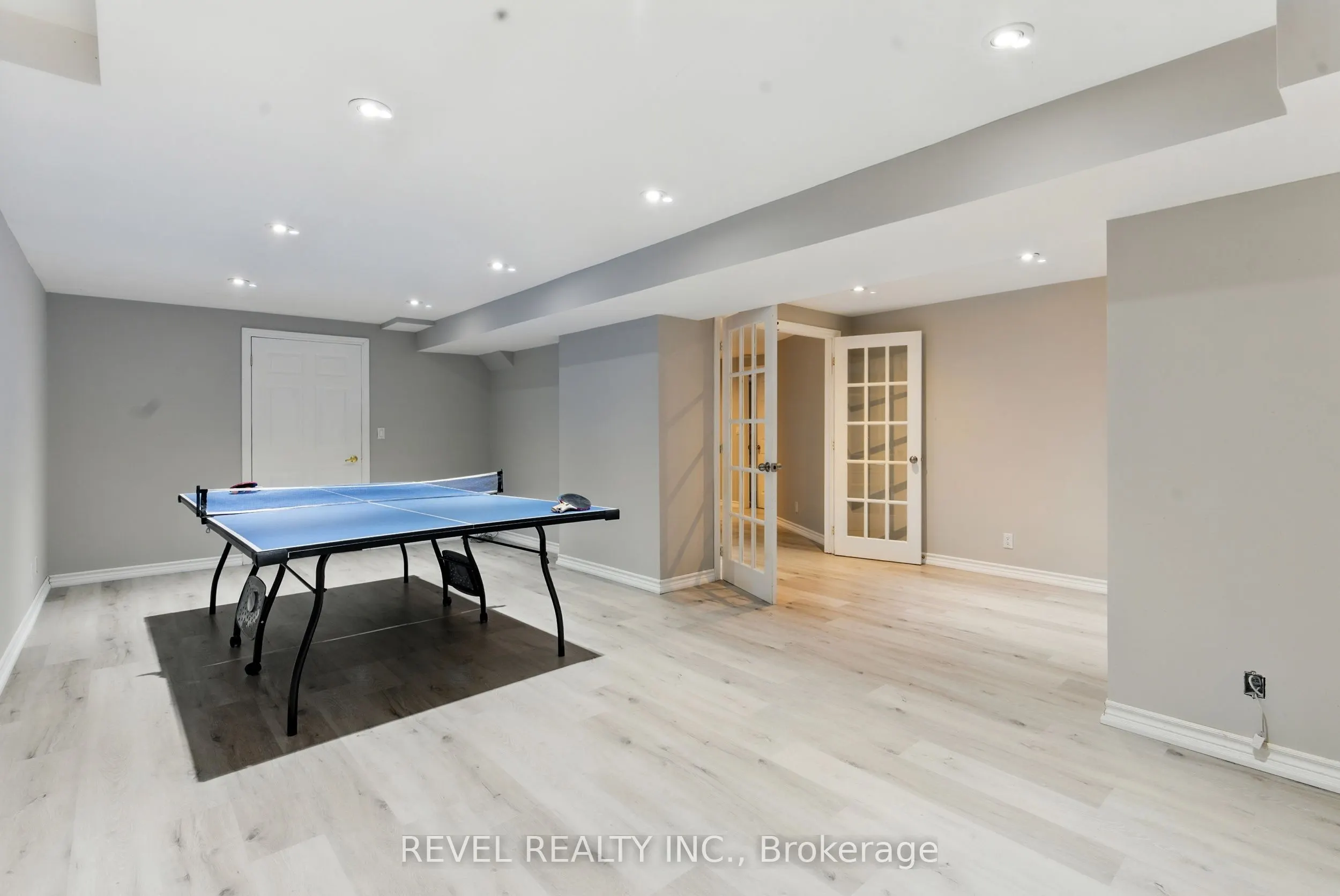 1251 WHITE Lane