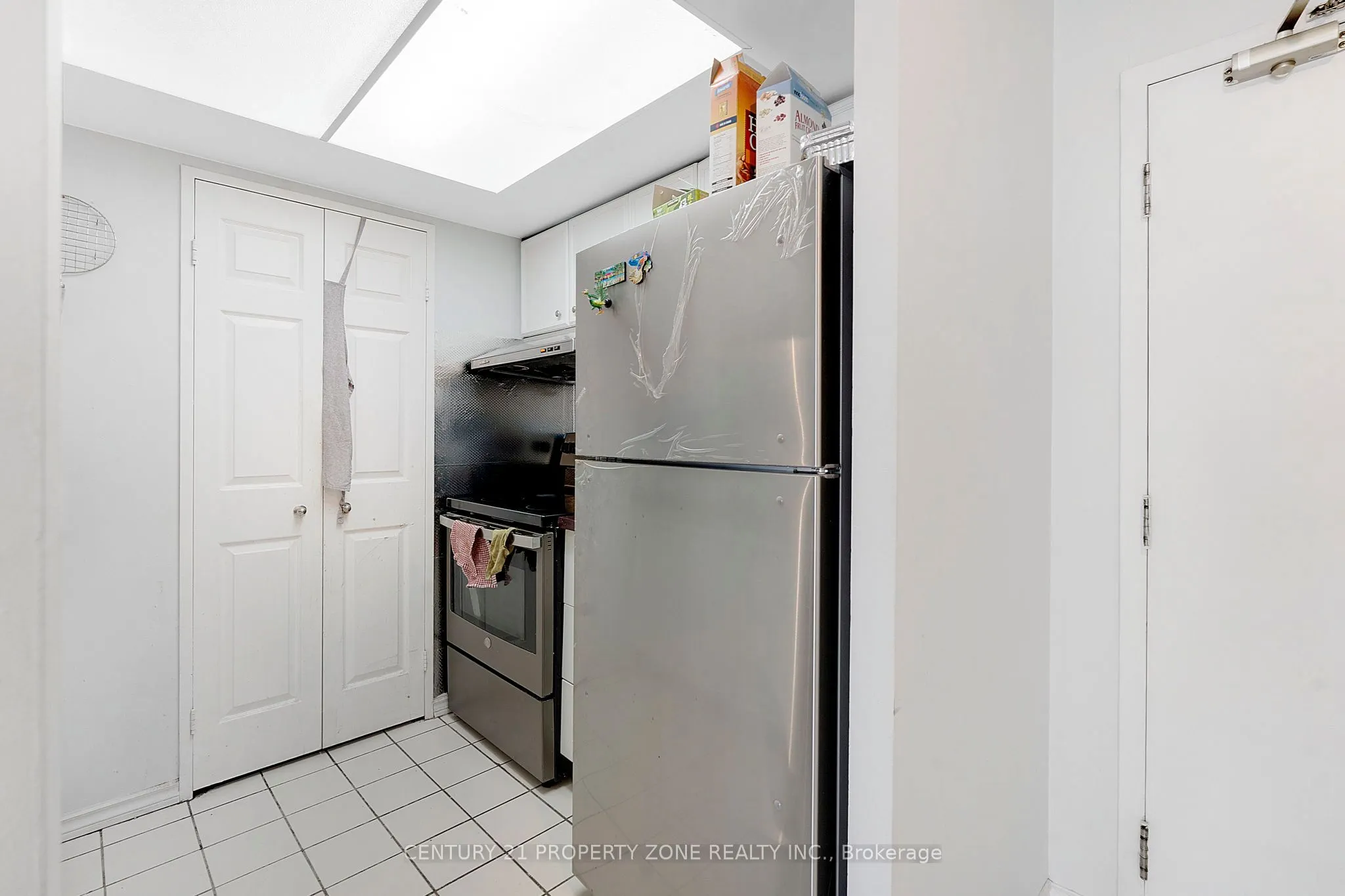 285 Enfield Place, #1911