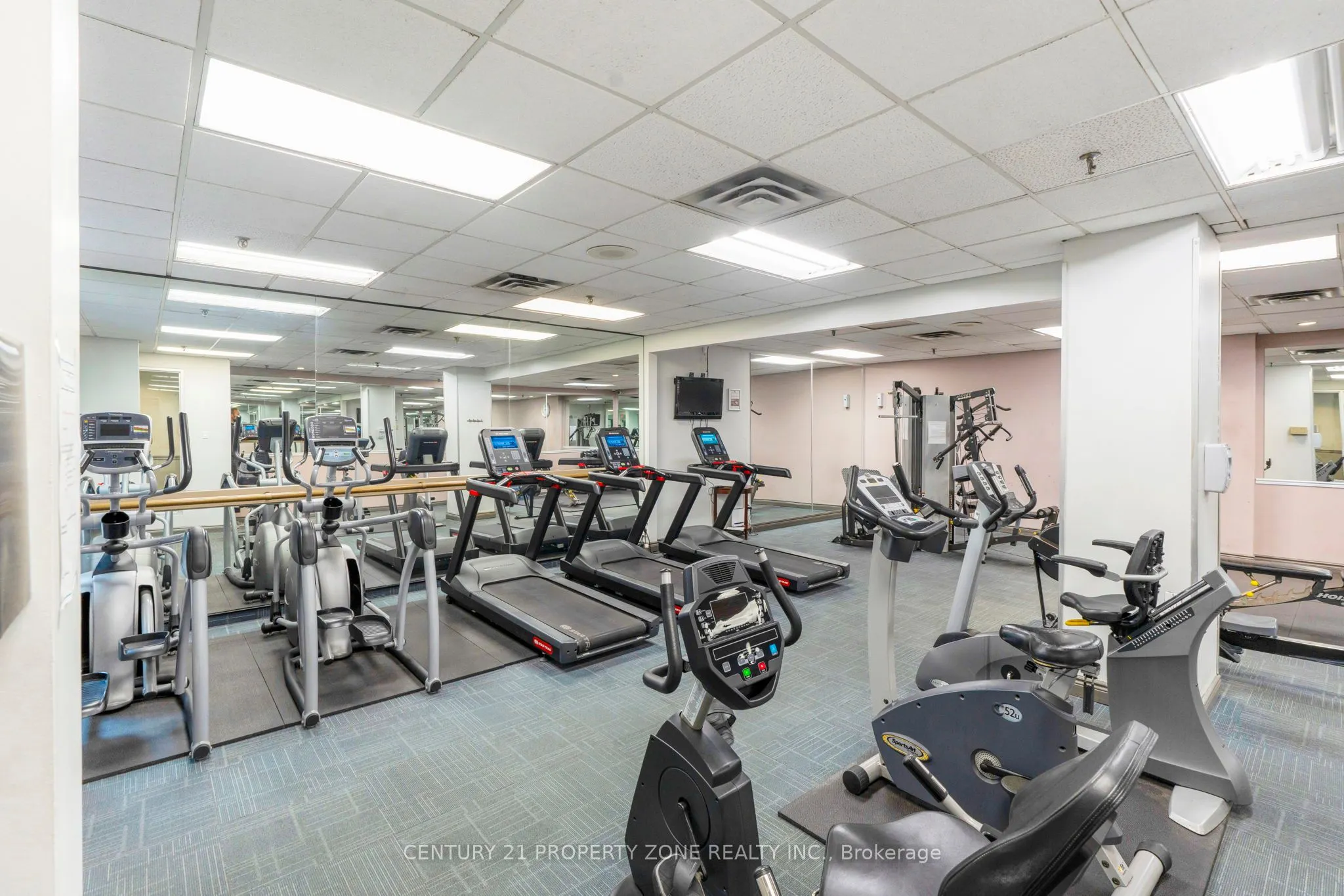 285 Enfield Place, #1911