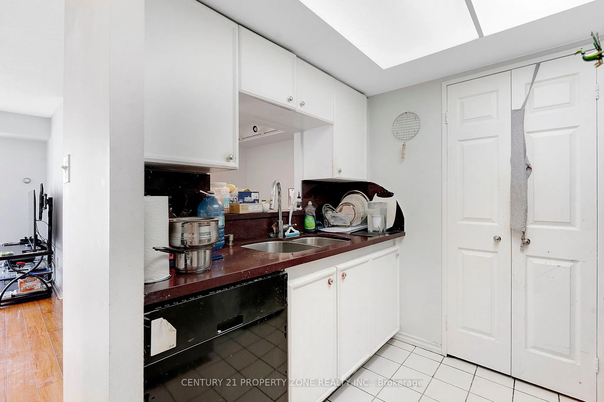 285 Enfield Place, #1911