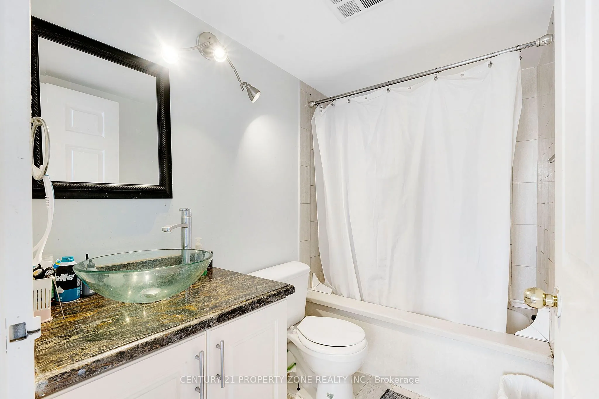 285 Enfield Place, #1911
