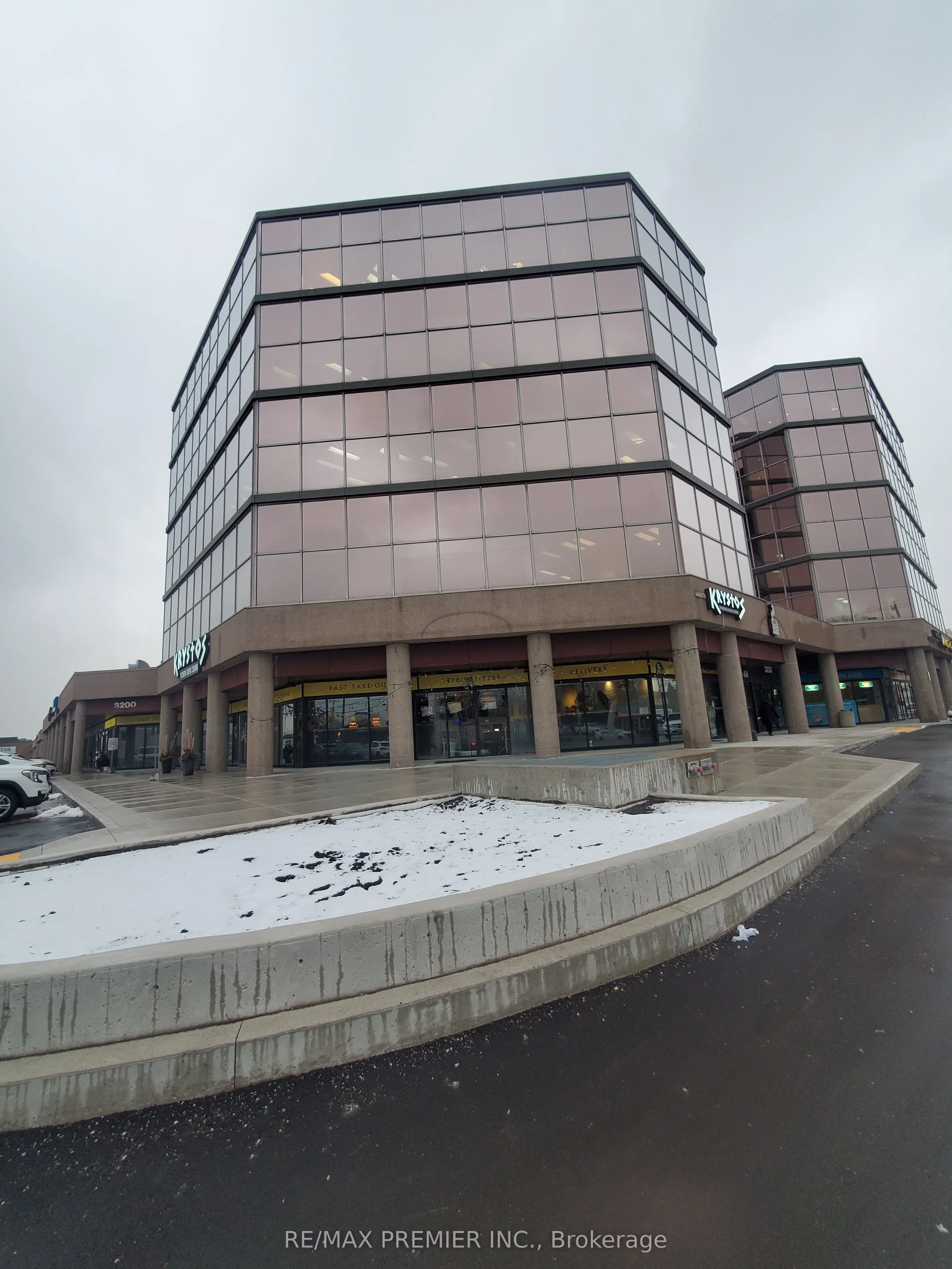 3200 Dufferin Street, #421