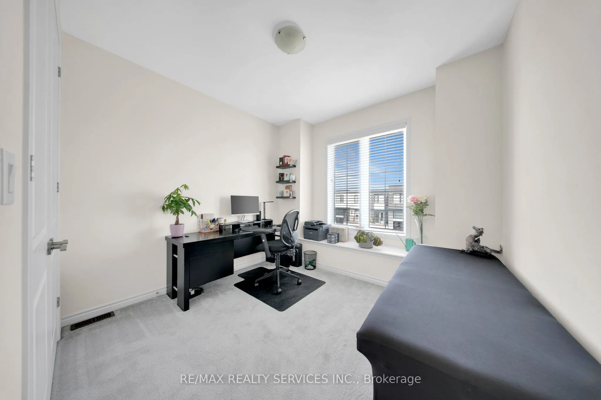 5 Vaudeville Drive