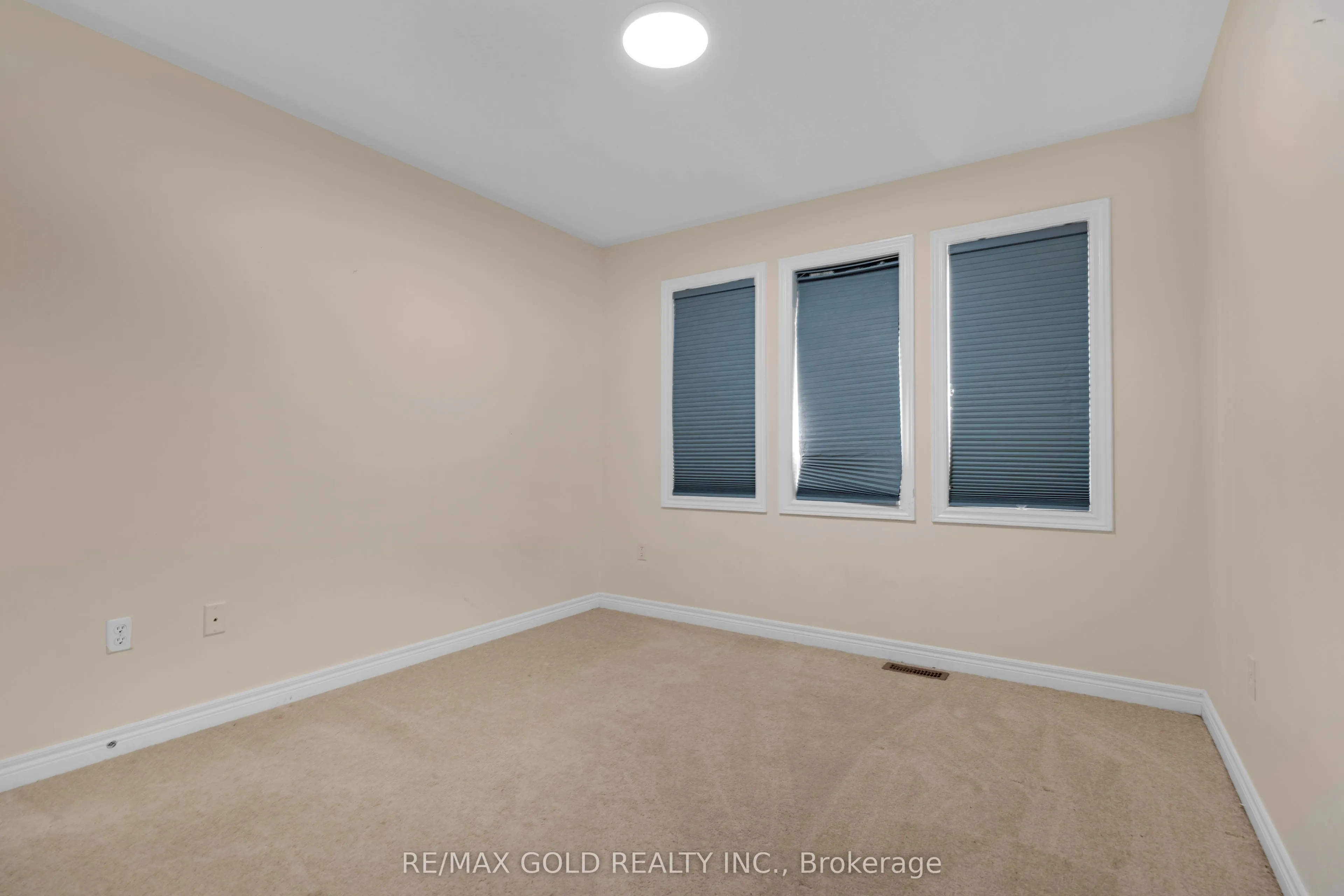 41 Fallstar Crescent