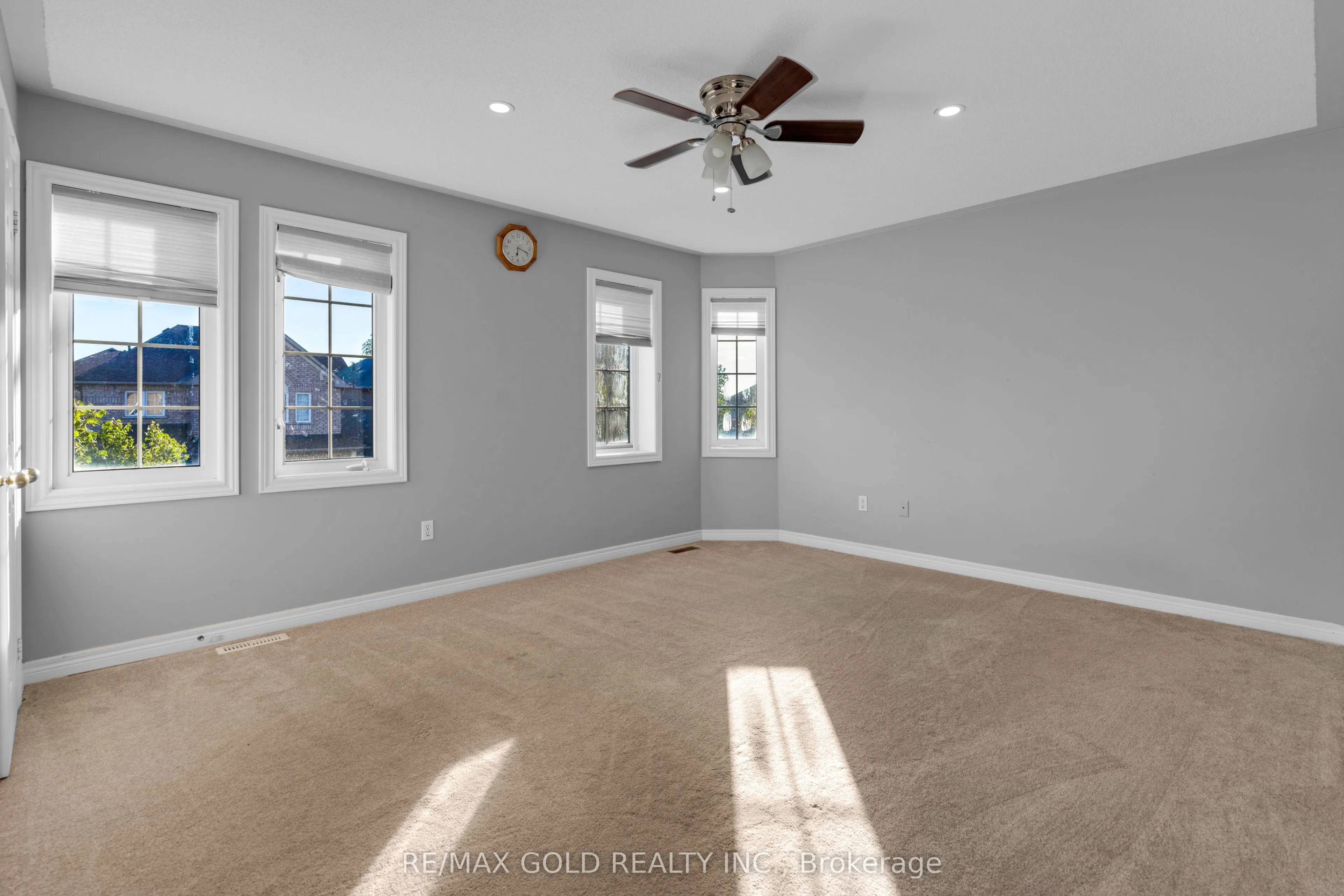 41 Fallstar Crescent