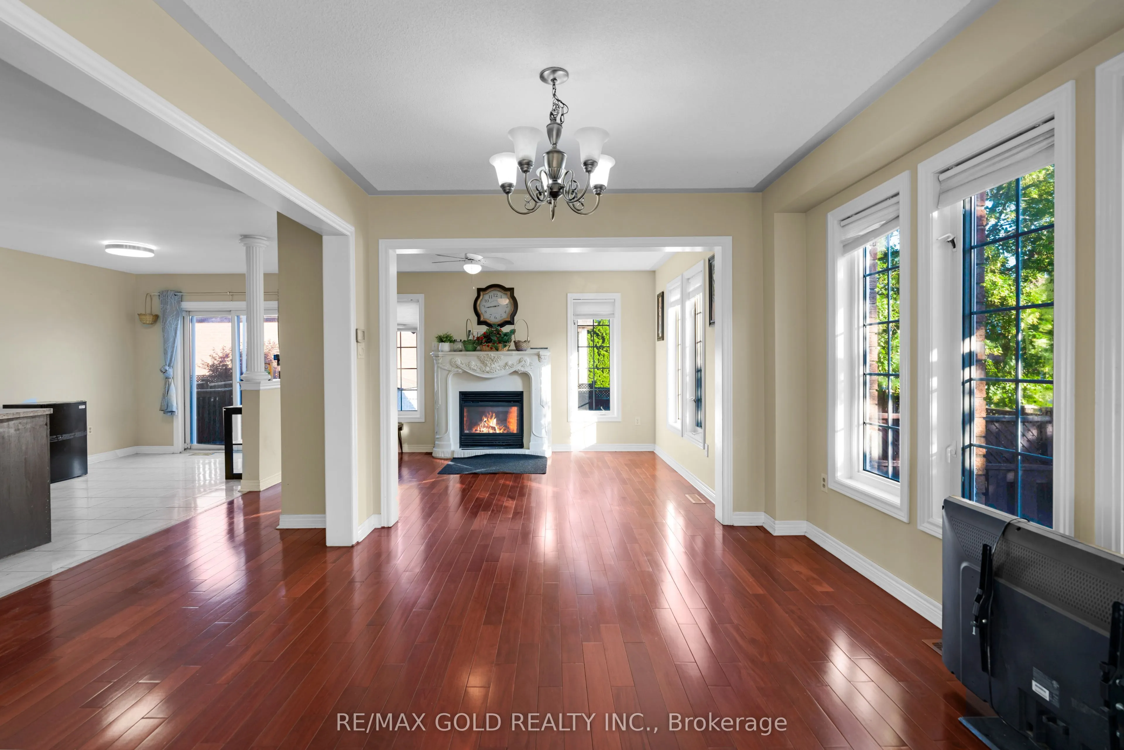 41 Fallstar Crescent