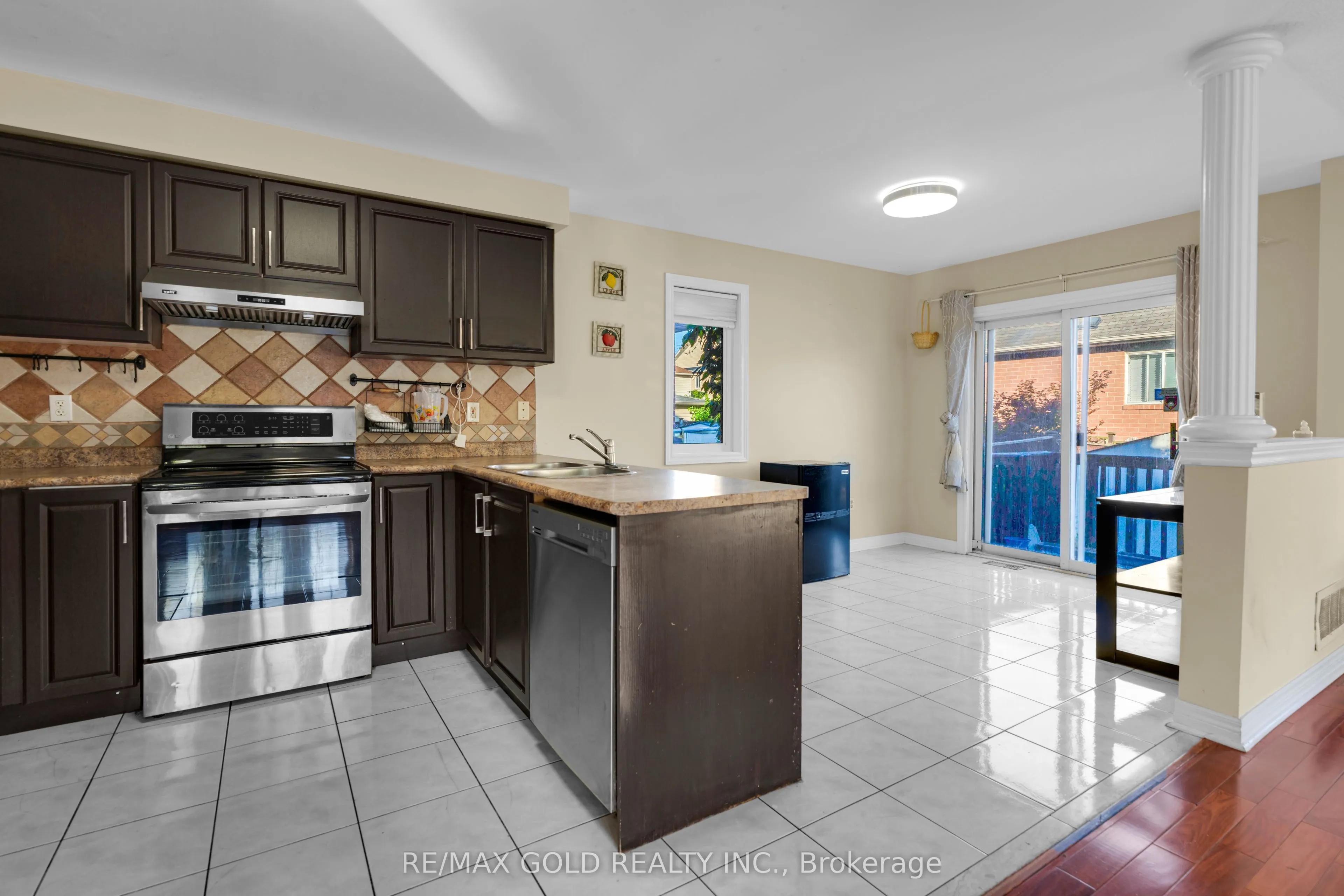 41 Fallstar Crescent